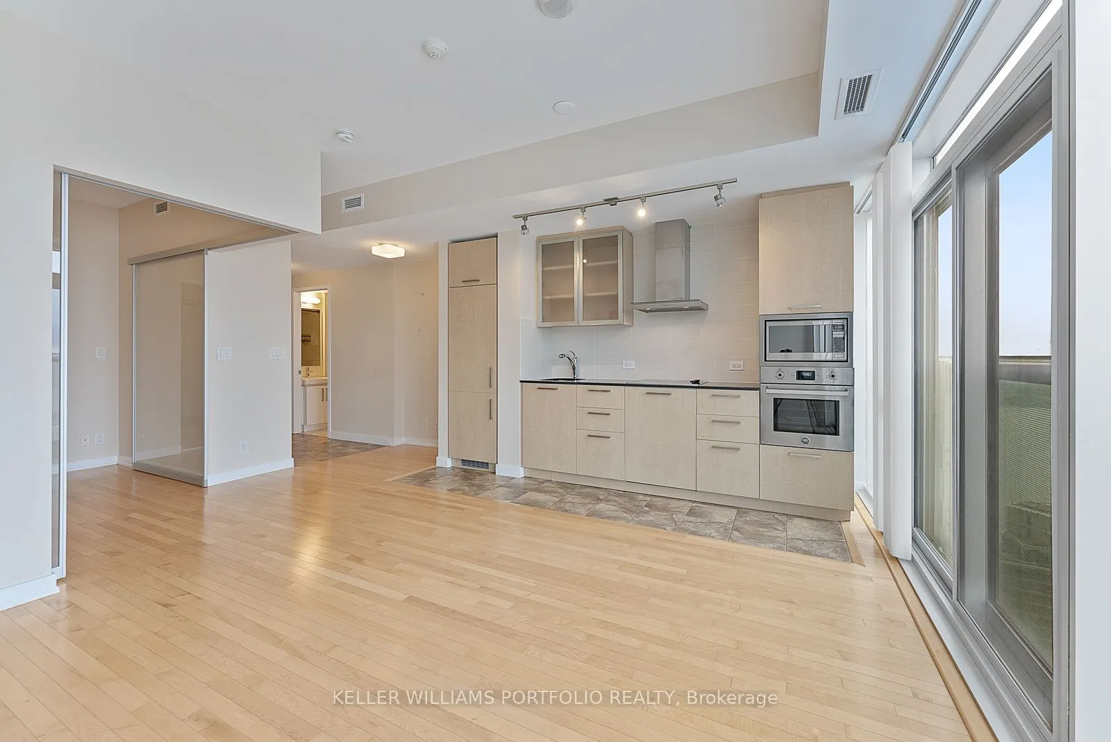 12 York Street, #4205