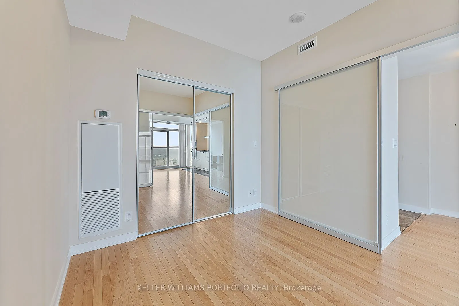 12 York Street, #4205