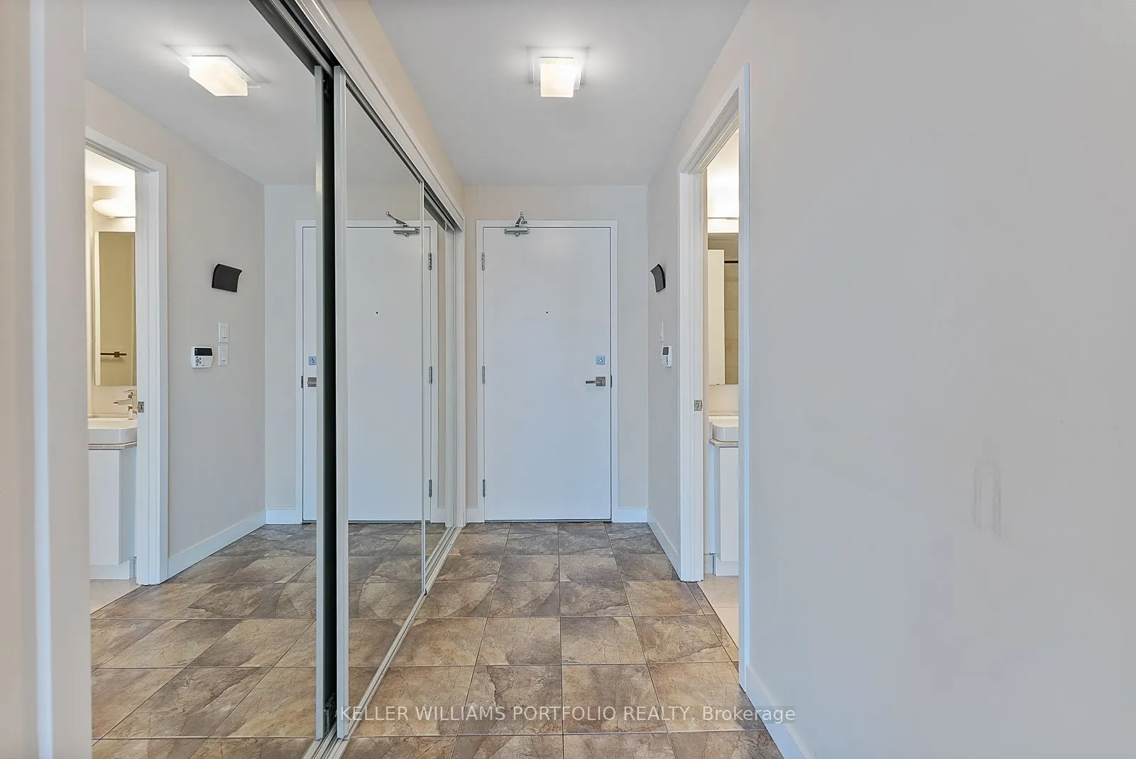 12 York Street, #4205
