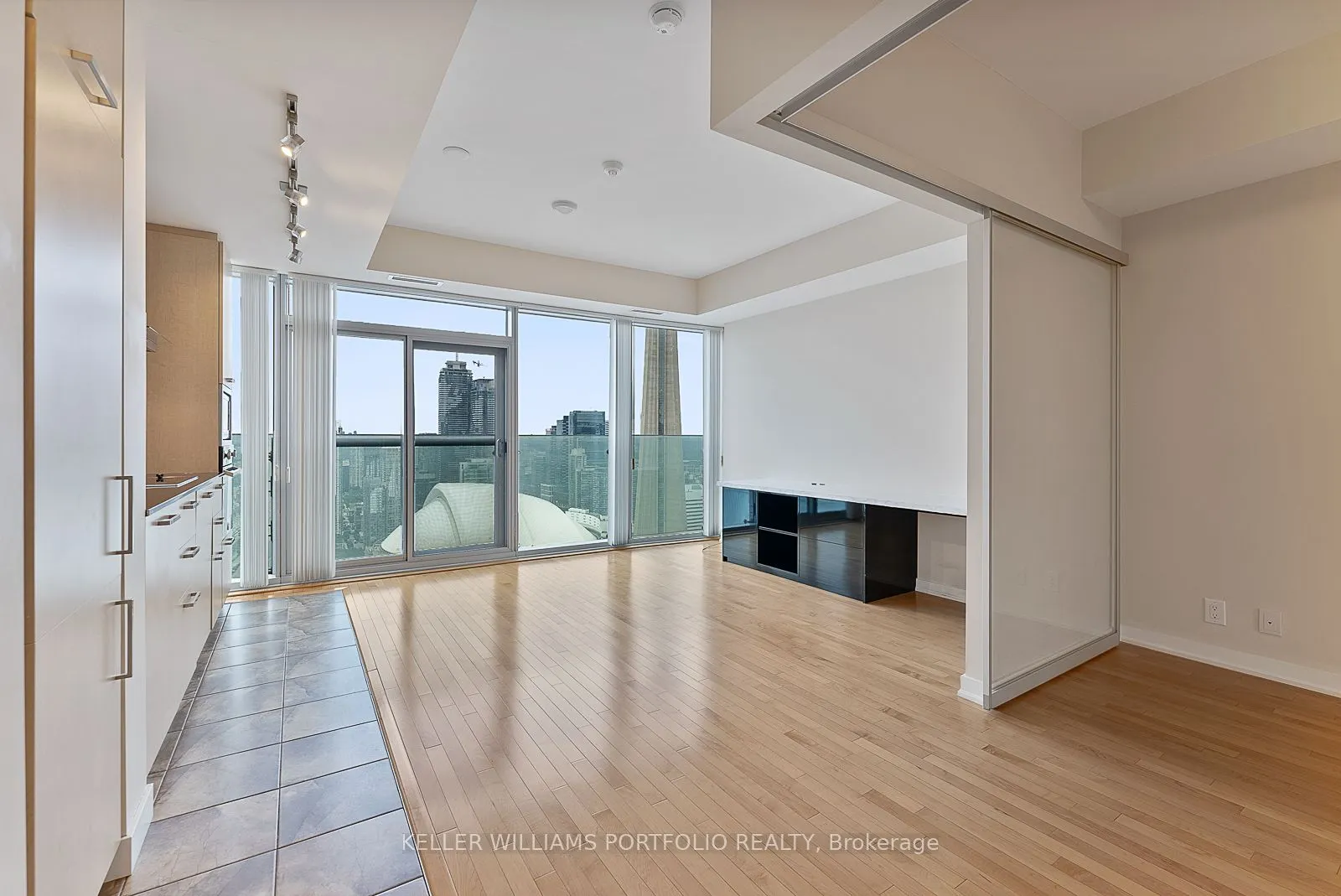 12 York Street, #4205