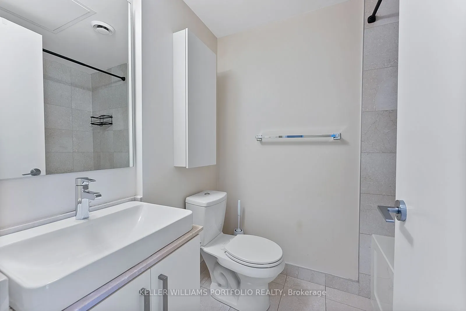 12 York Street, #4205