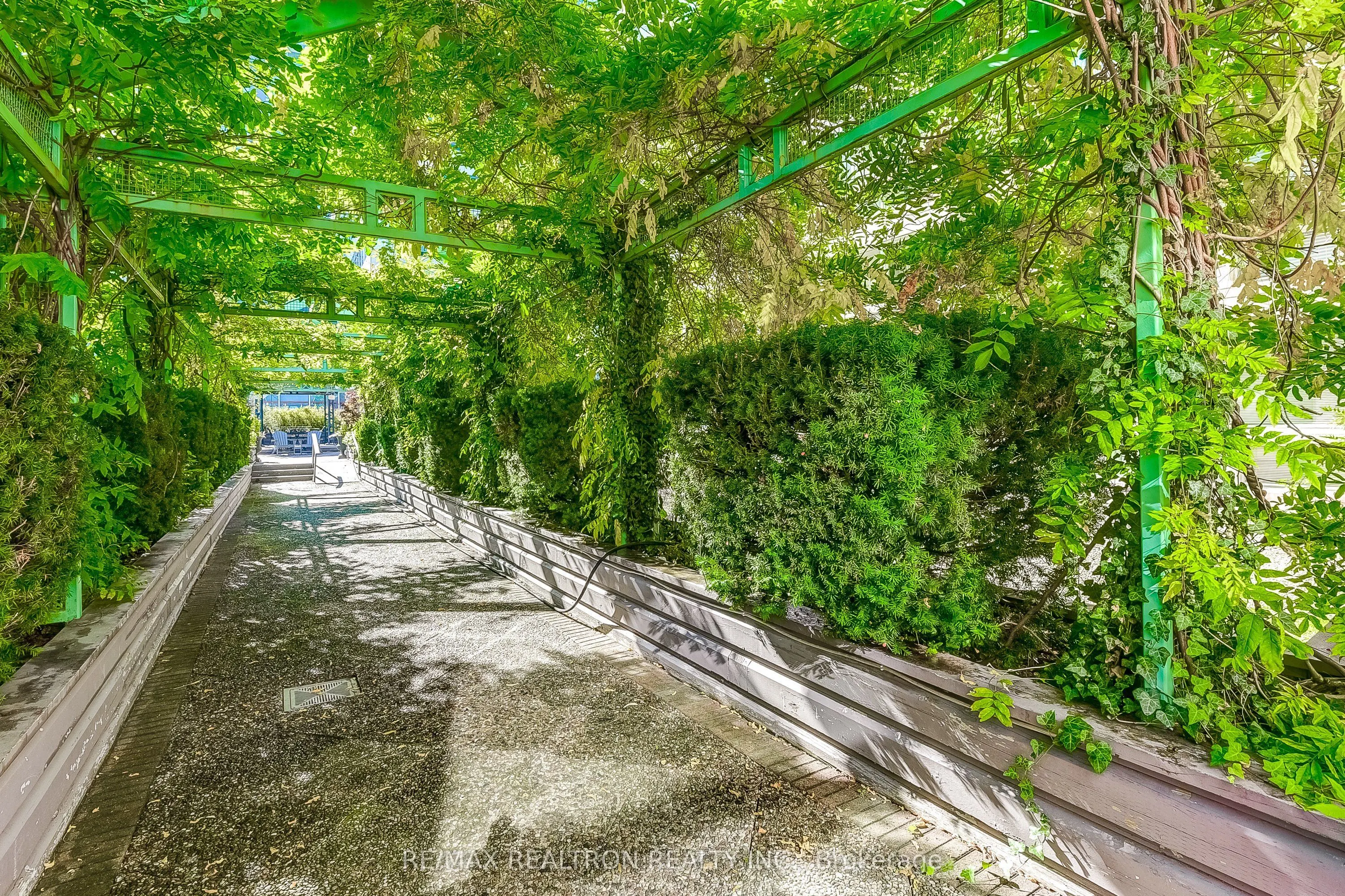 7 Broadway Avenue, #9