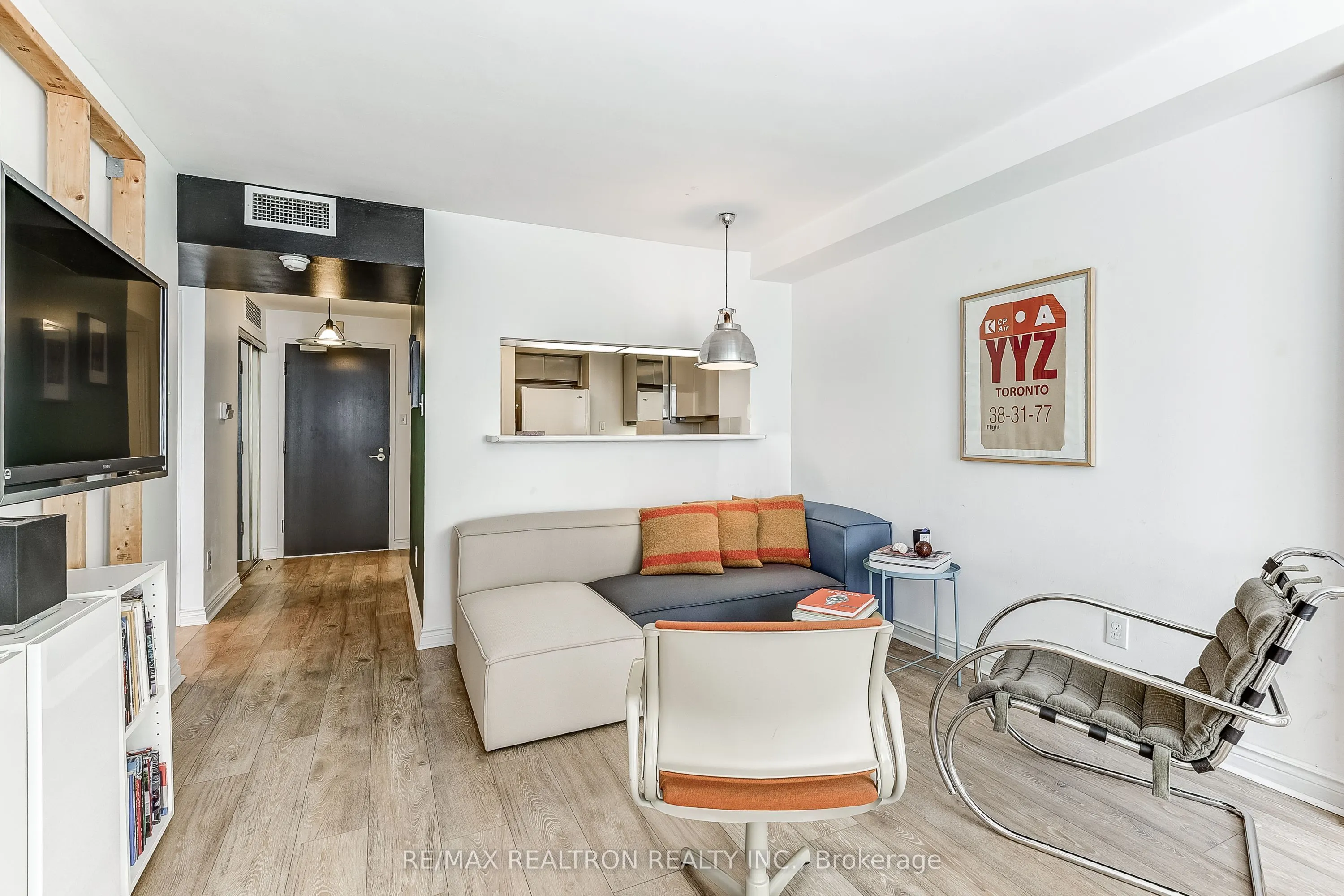 7 Broadway Avenue, #9