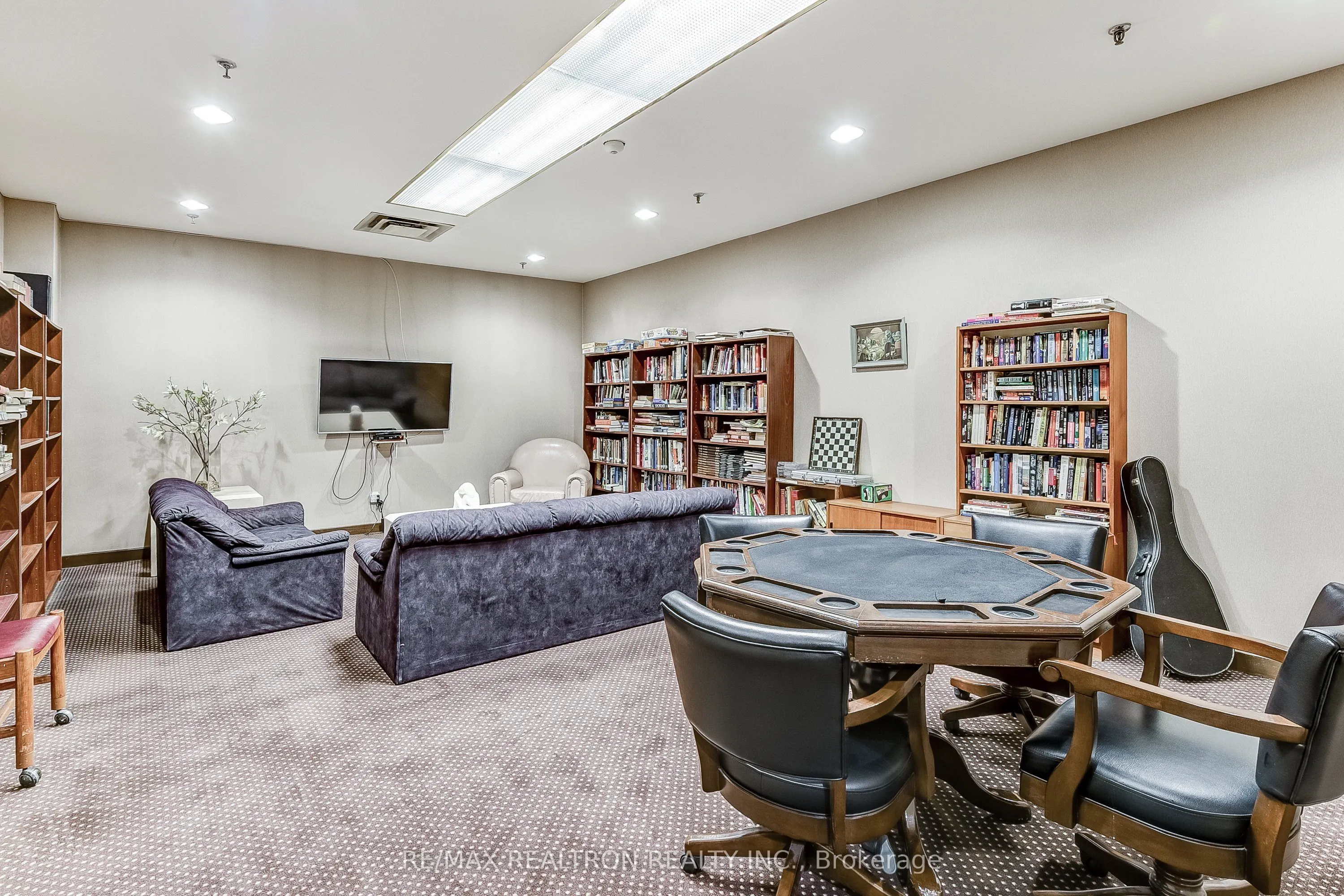 7 Broadway Avenue, #9
