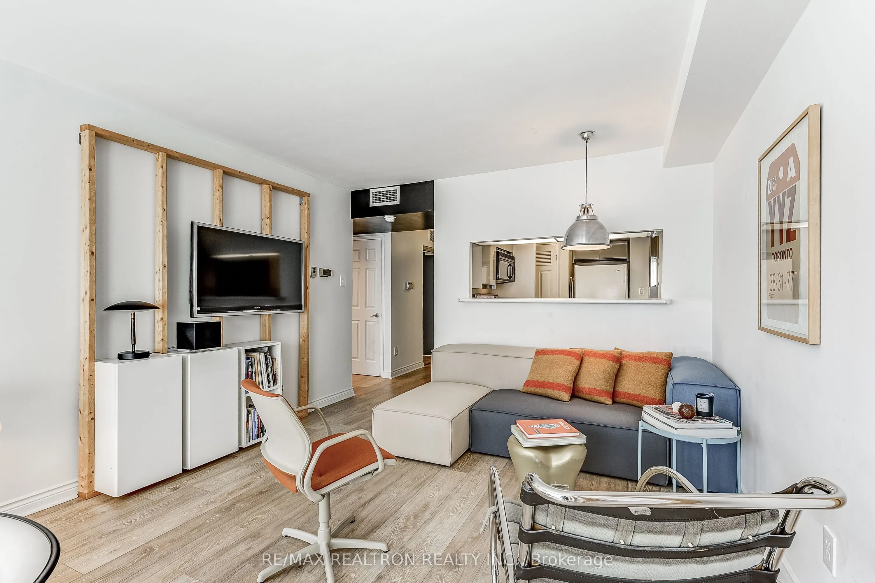 7 Broadway Avenue, #9