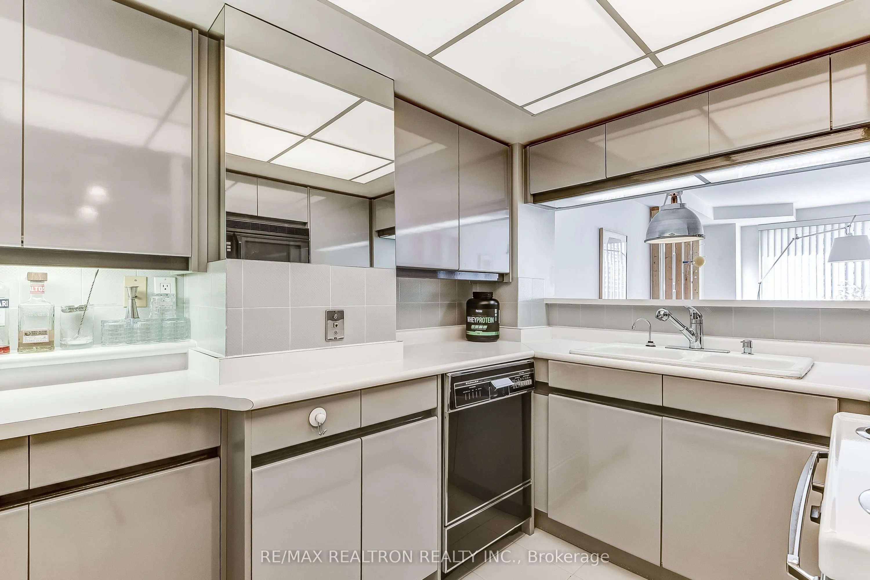 7 Broadway Avenue, #9