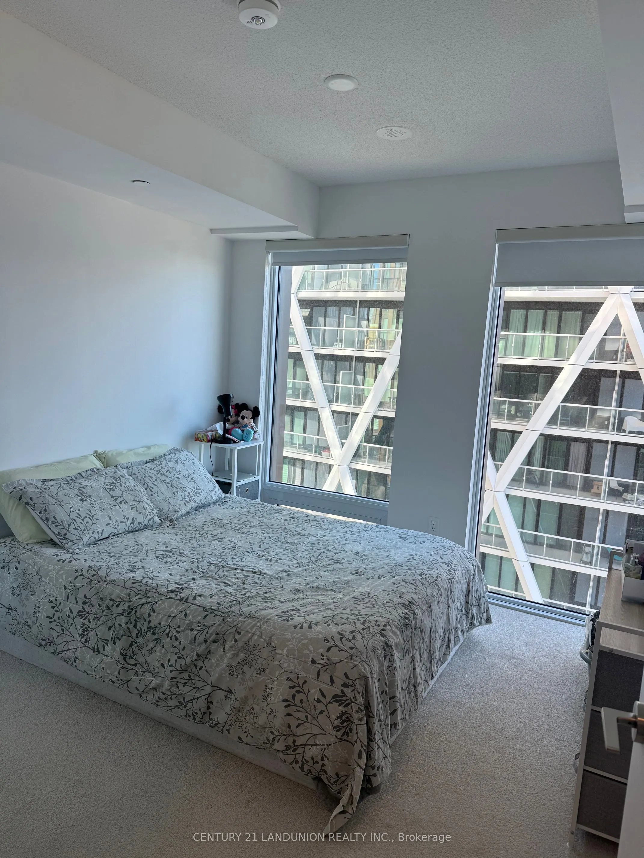 238 Simcoe Street, #2707