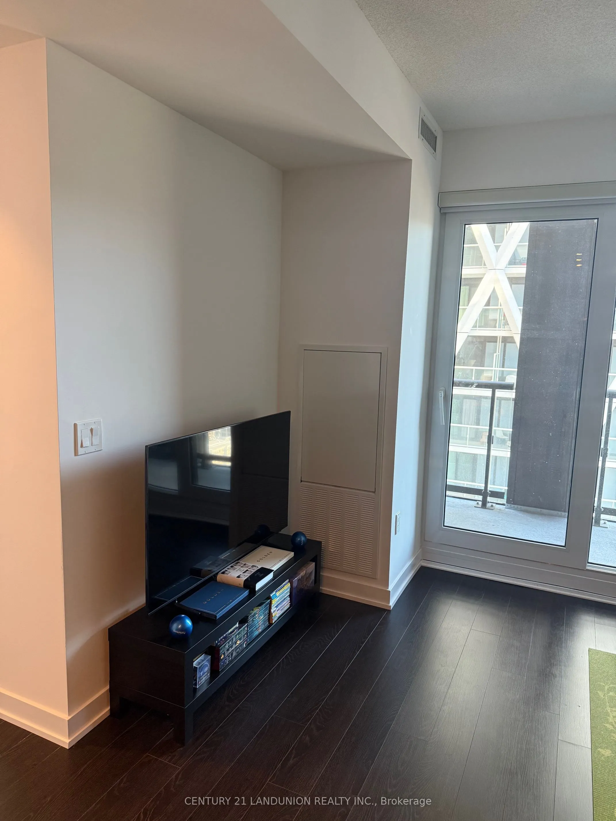 238 Simcoe Street, #2707