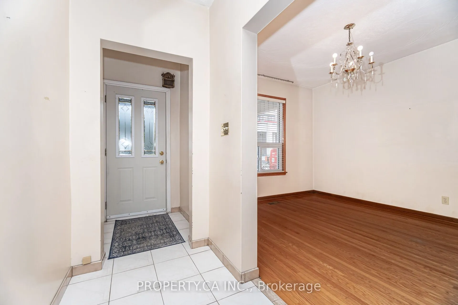 957 Dufferin Street