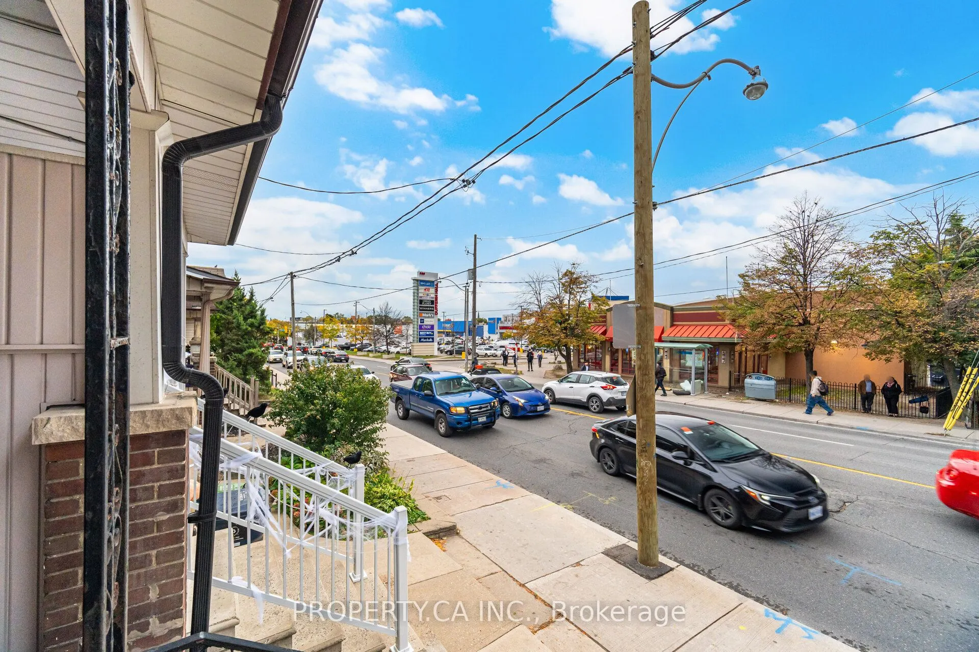 957 Dufferin Street