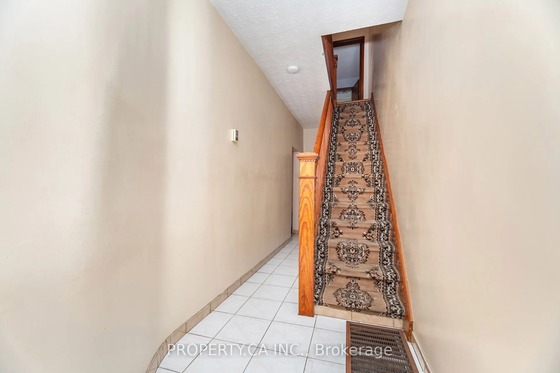 957 Dufferin Street