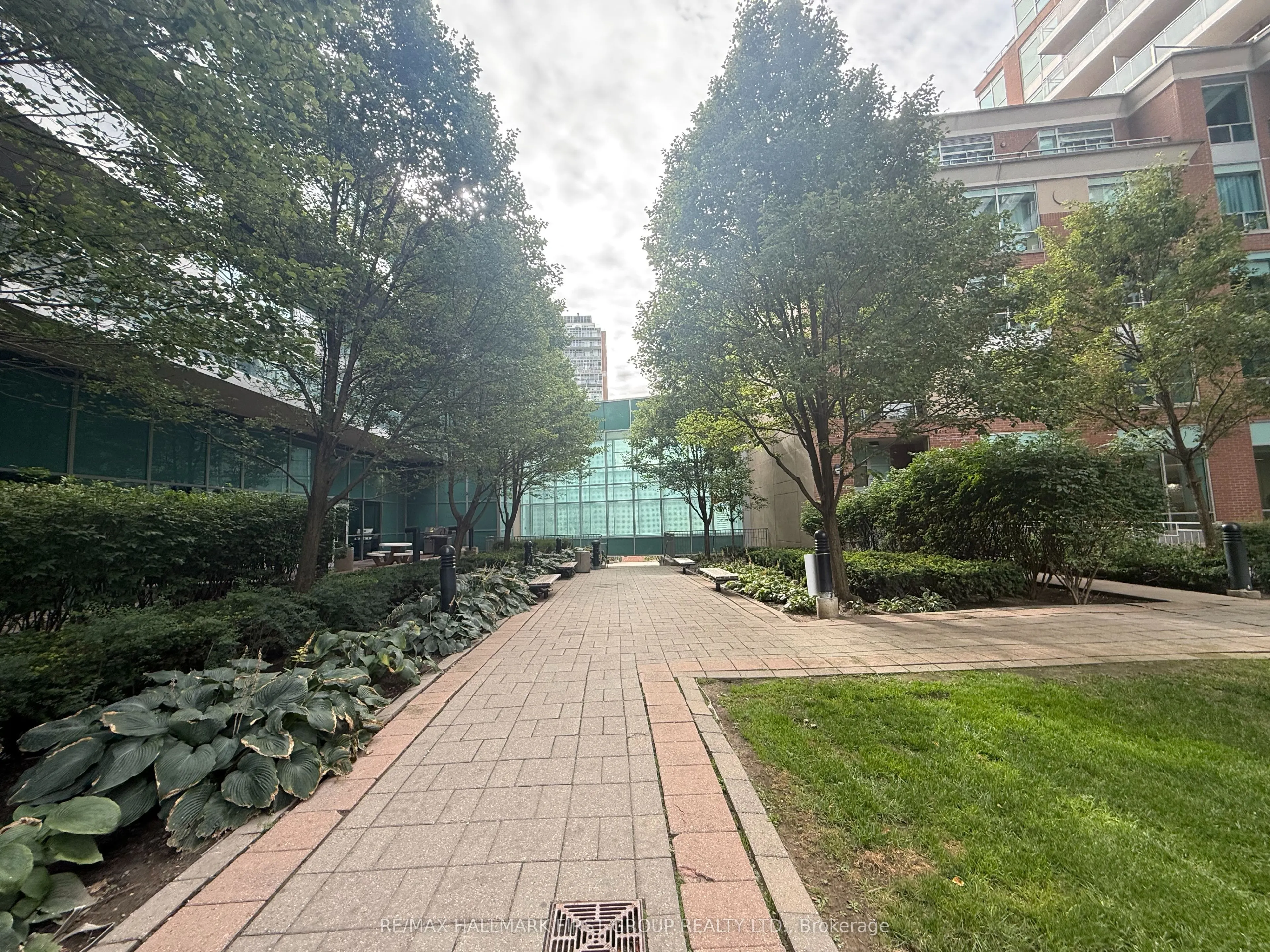80 Western Battery Road, #1111