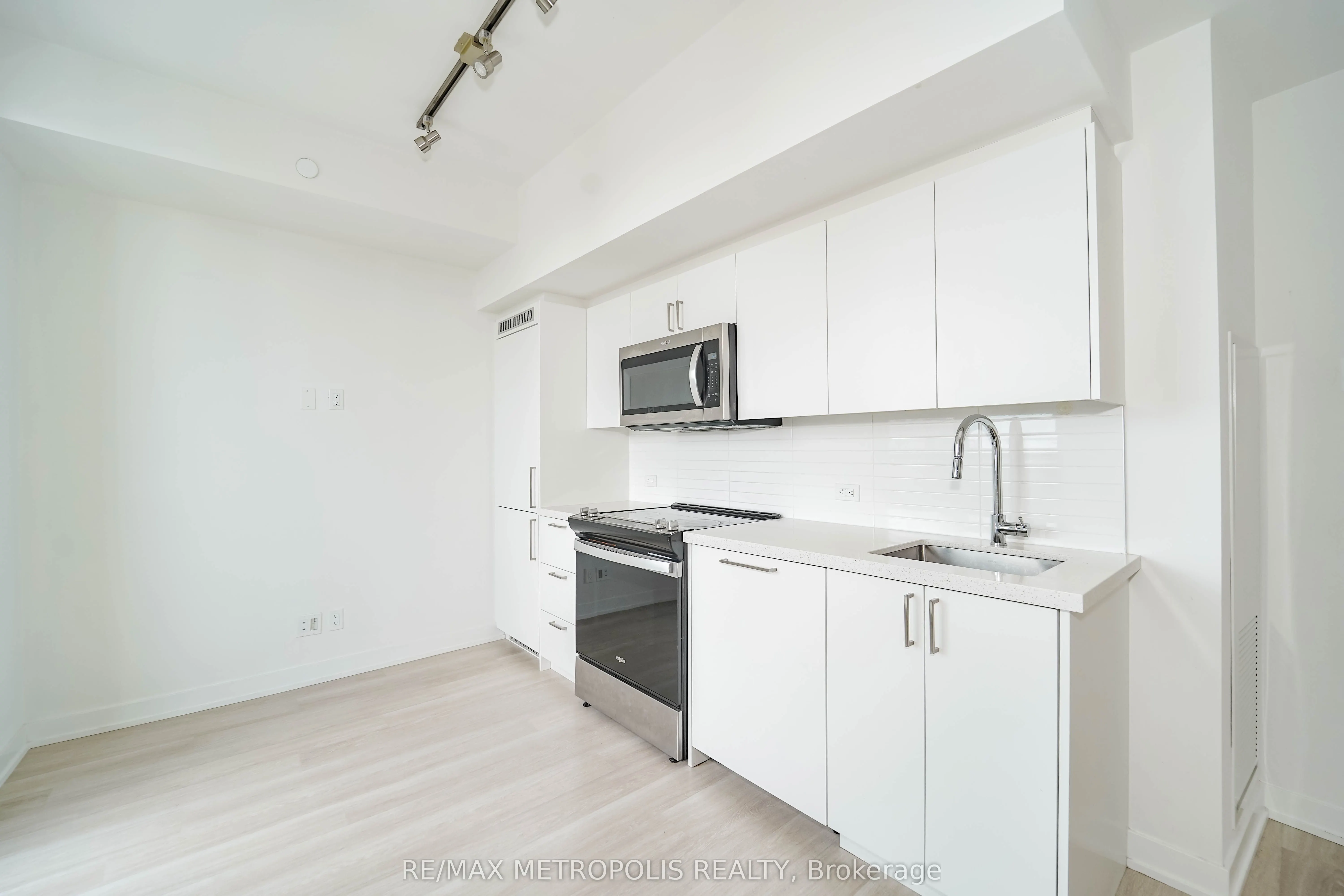30 Tretti Way, #1113
