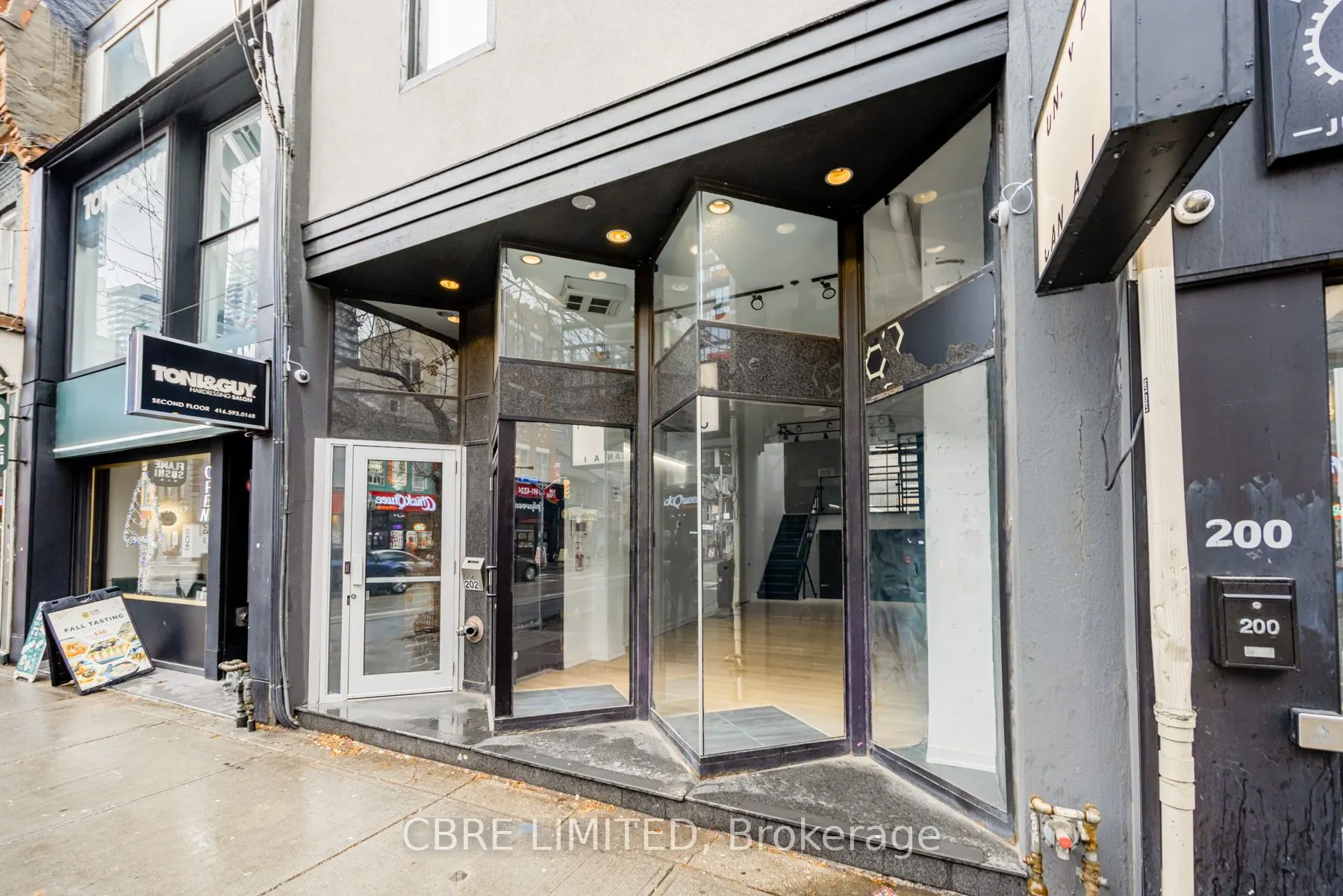 202 Queen Street W