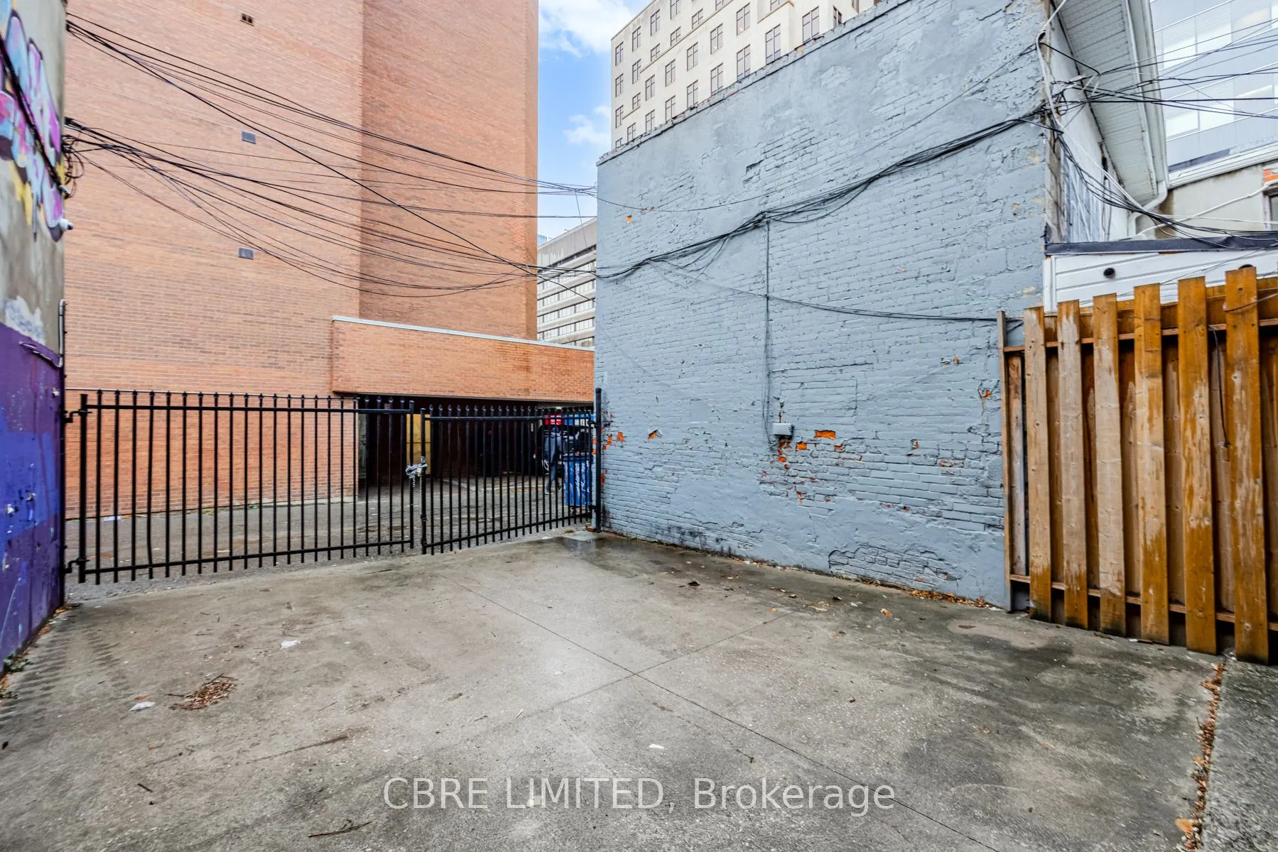 202 Queen Street W