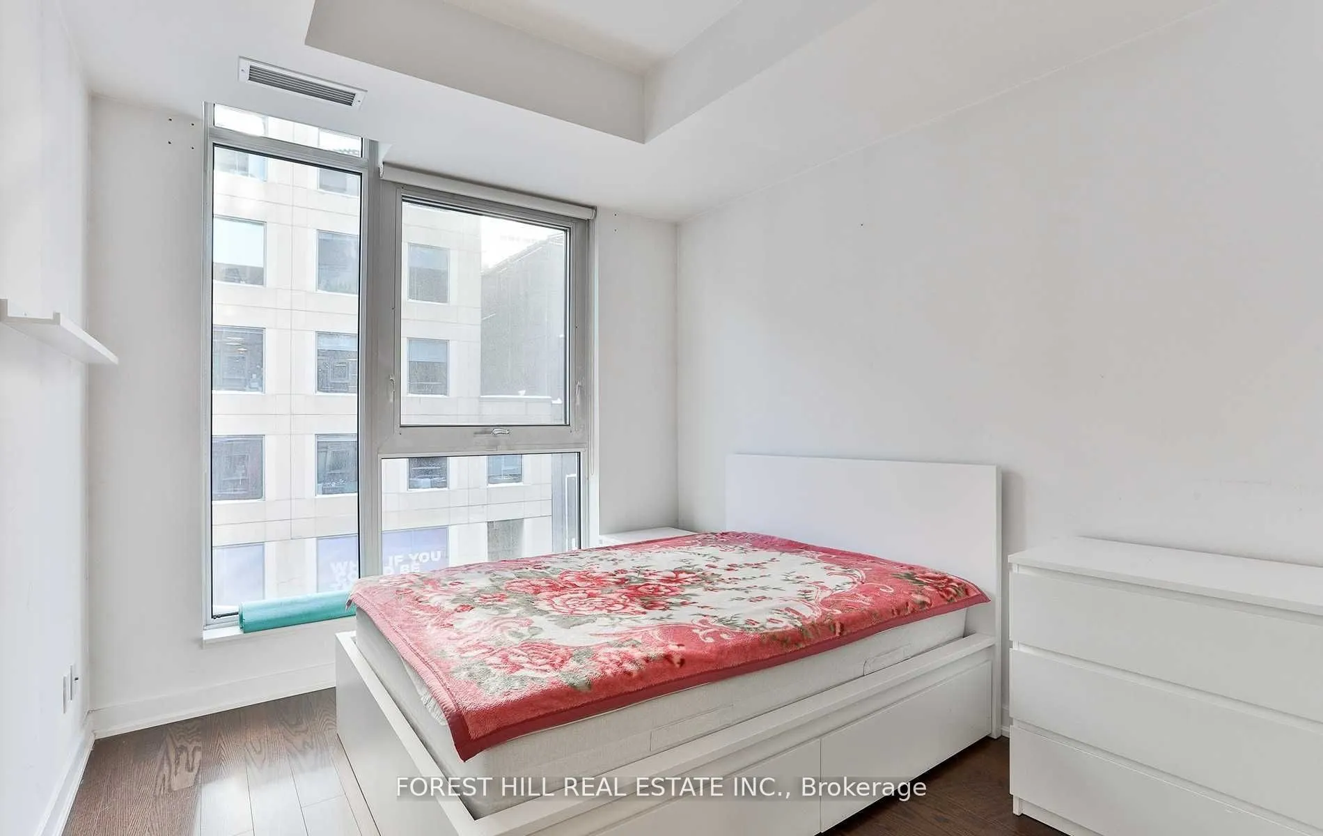 199 Richmond Street W, #318