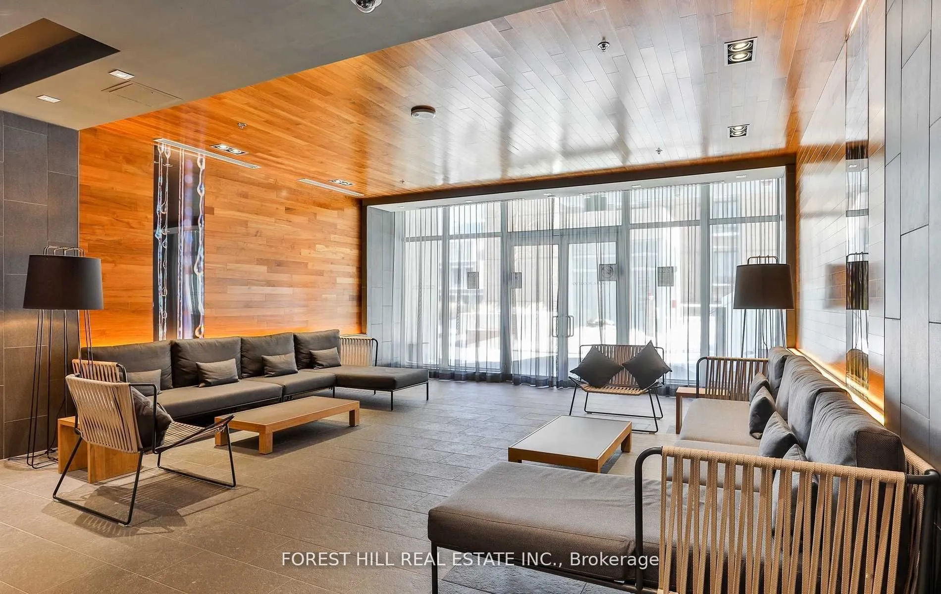 199 Richmond Street W, #318