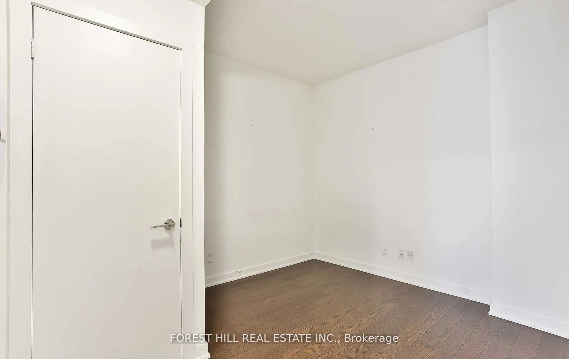 199 Richmond Street W, #318