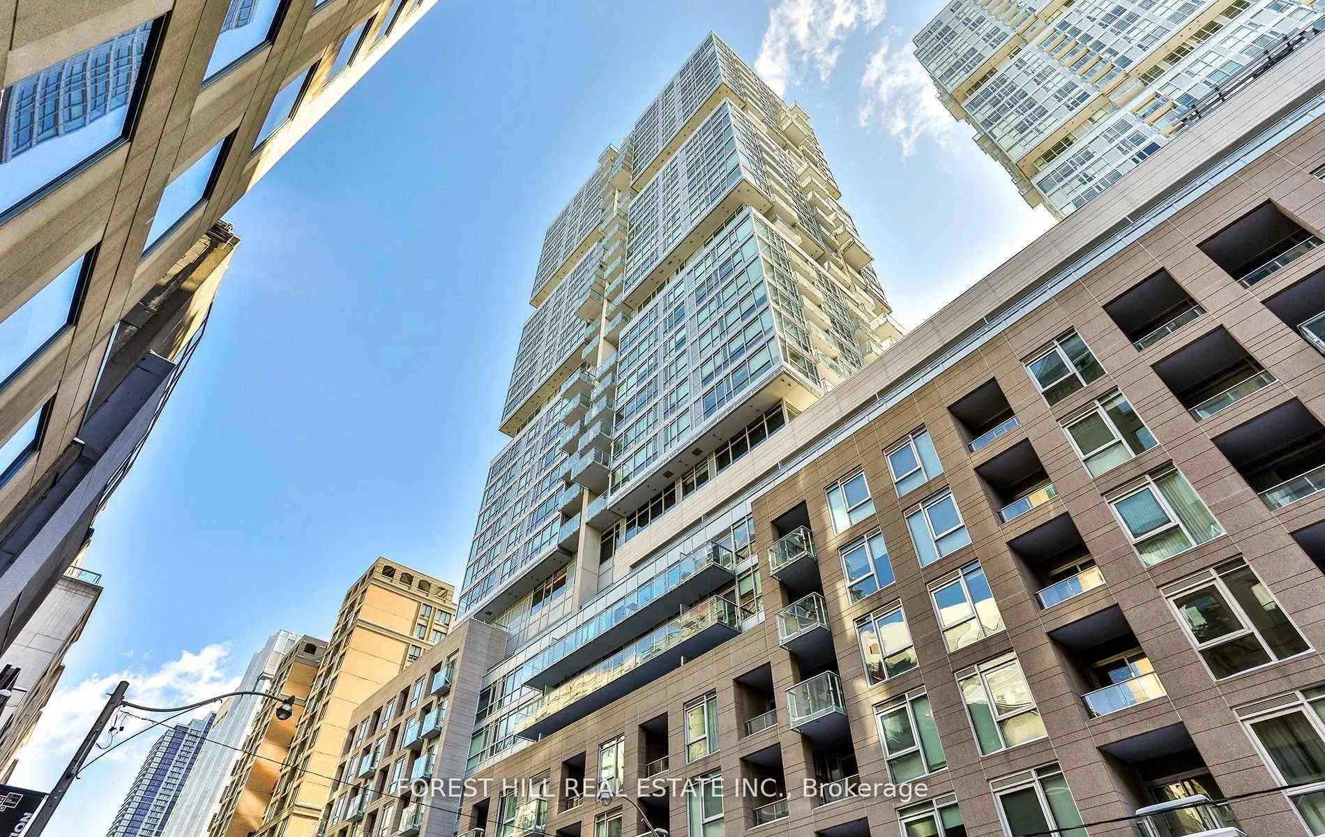 199 Richmond Street W, #318