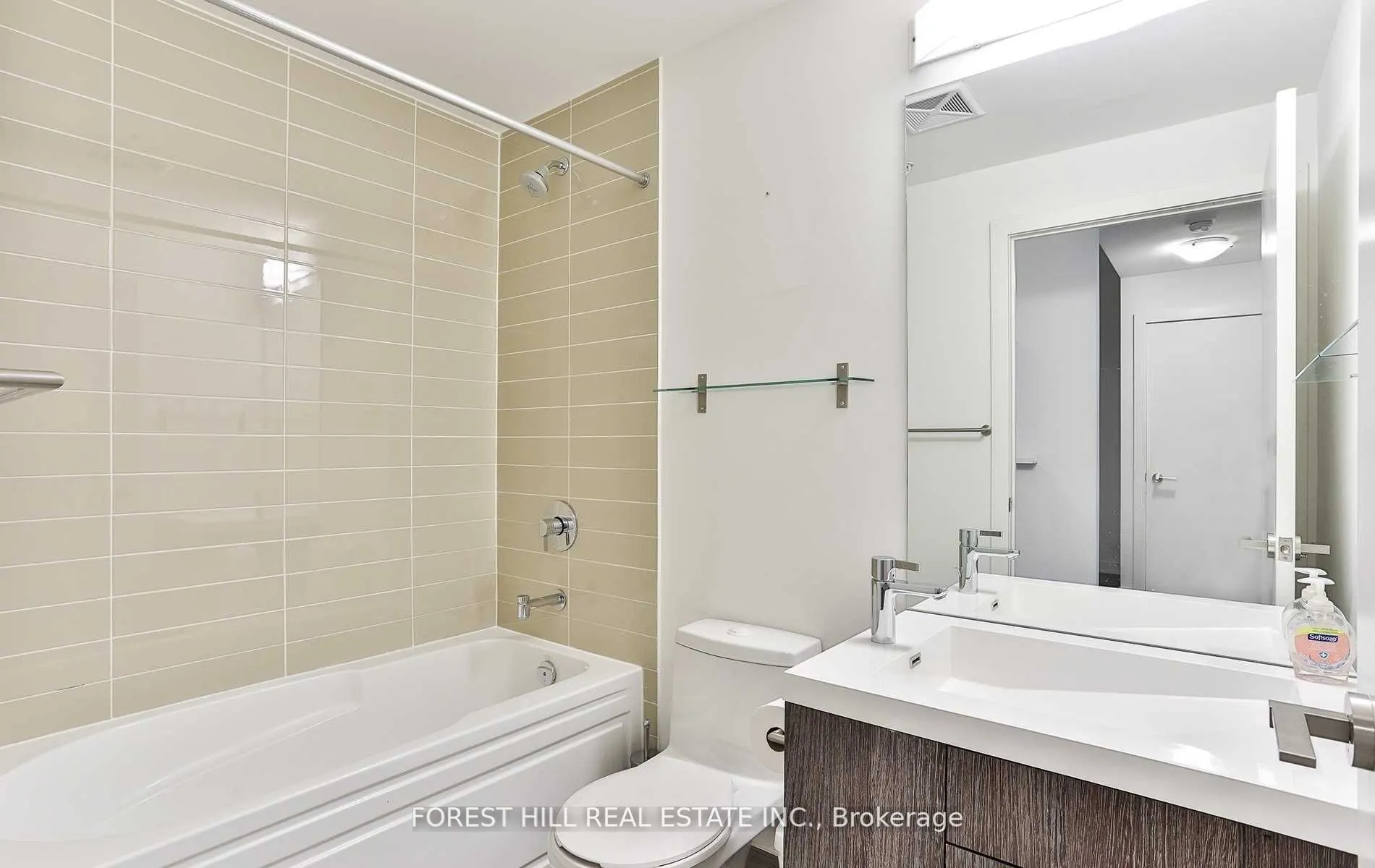 199 Richmond Street W, #318