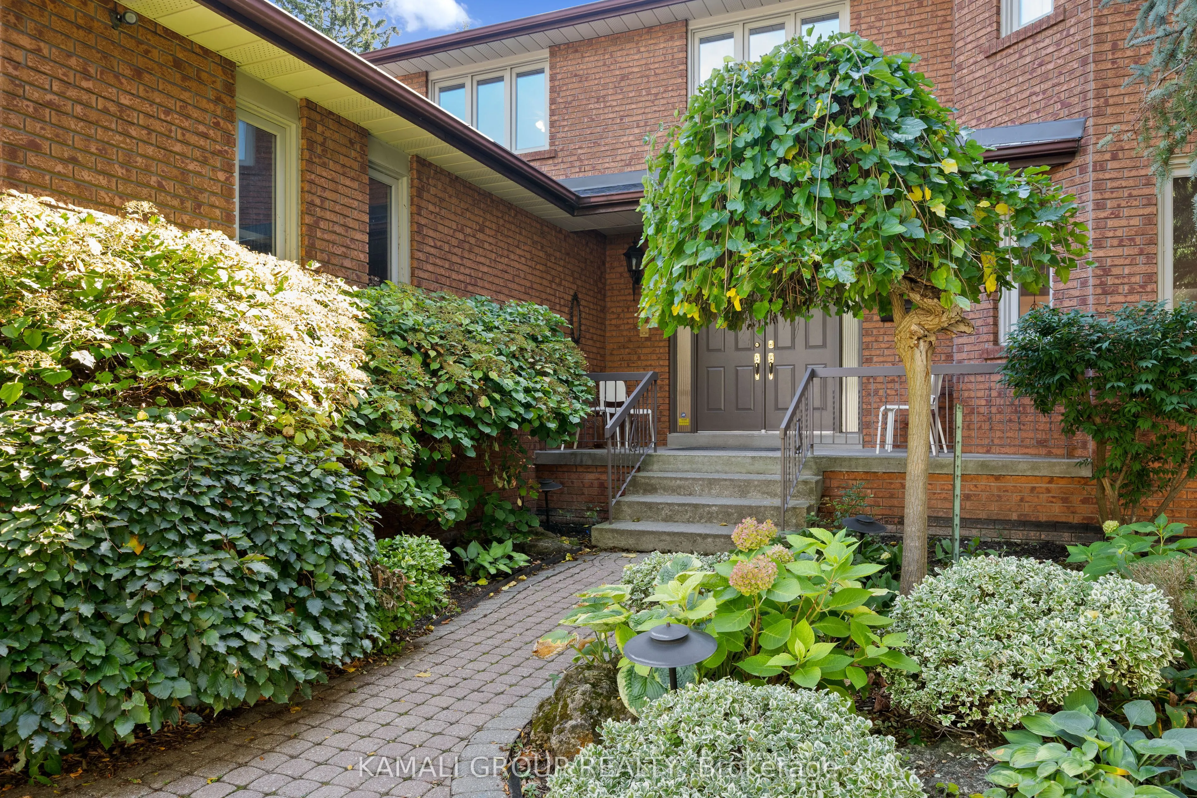287 Dunview Avenue