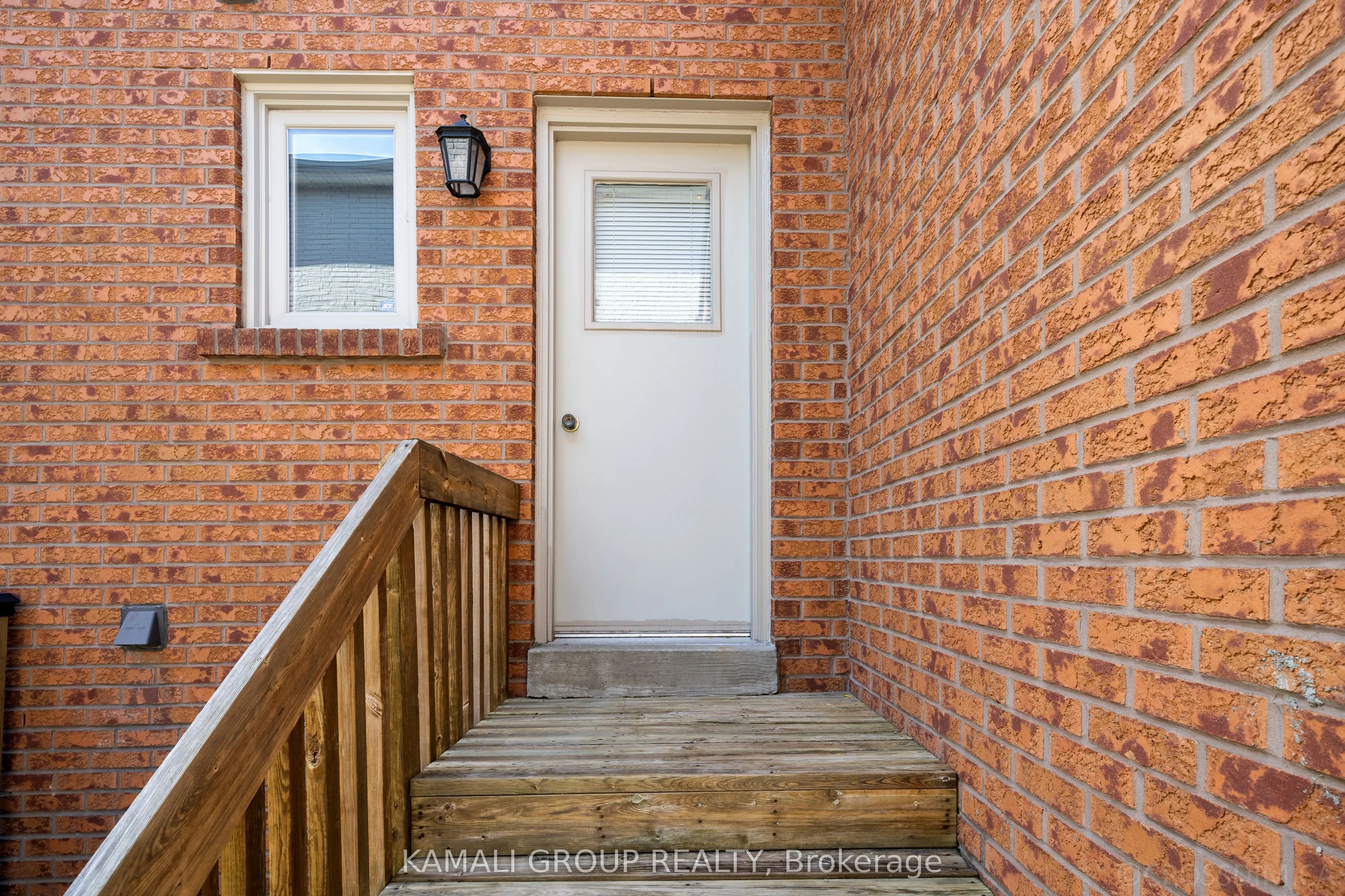 287 Dunview Avenue