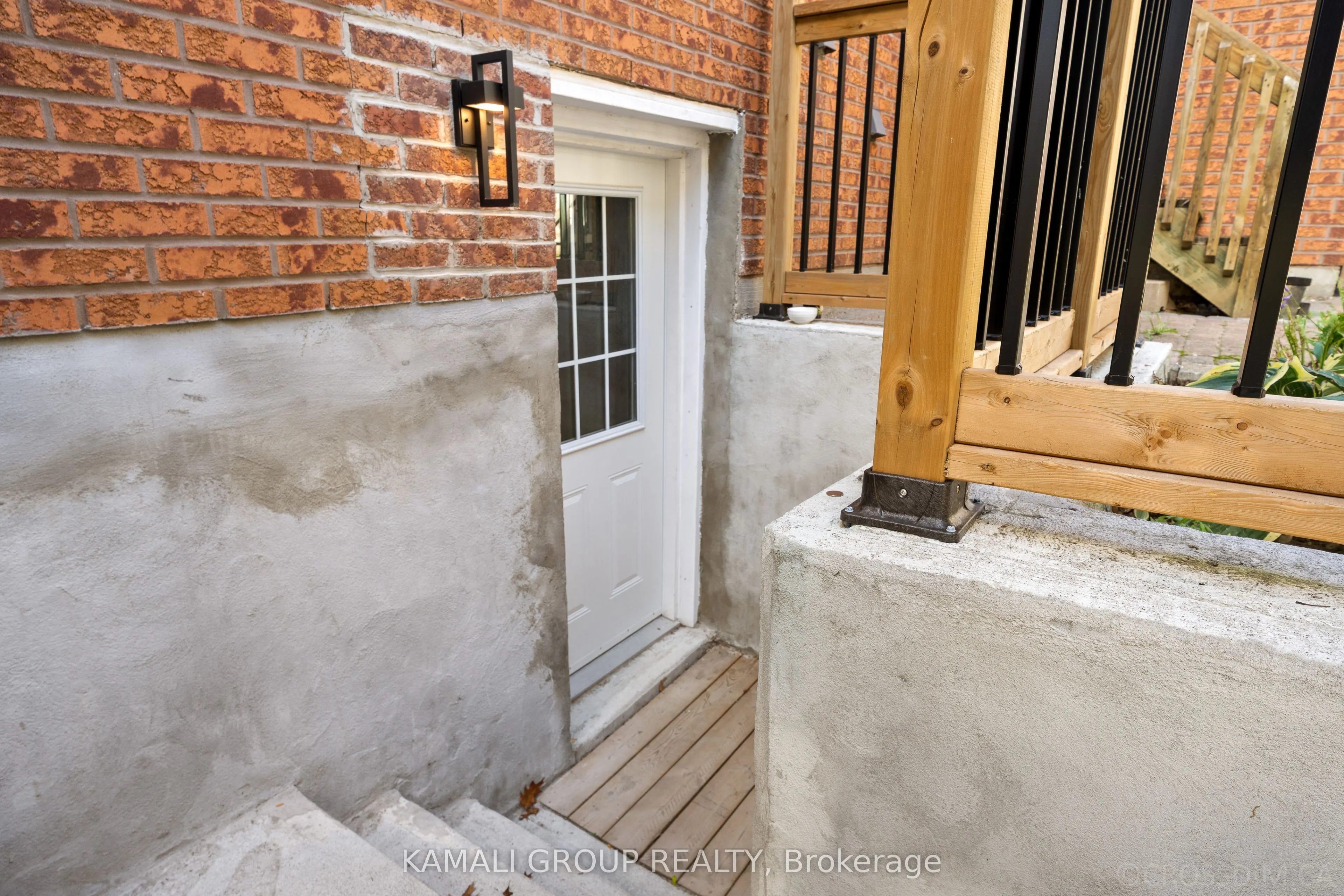 287 Dunview Avenue