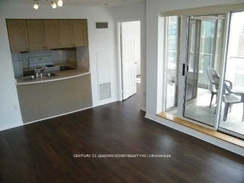 909 Bay Street, #1905