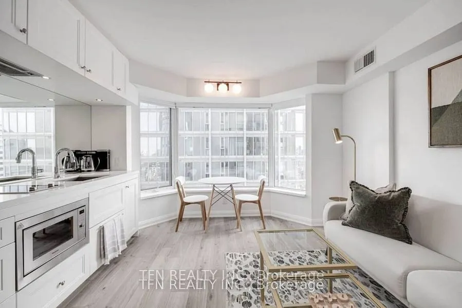 155 Yorkville Avenue, #2910