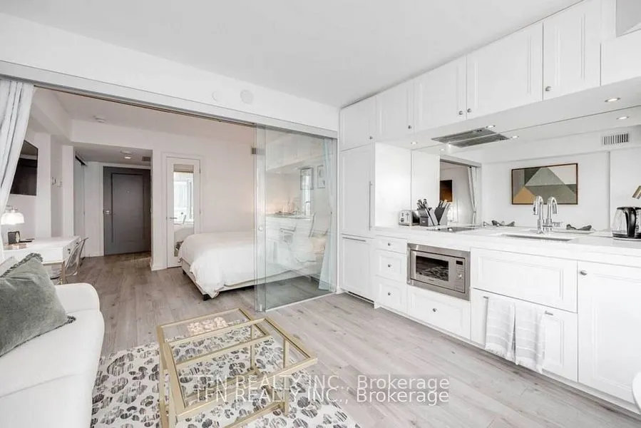 155 Yorkville Avenue, #2910