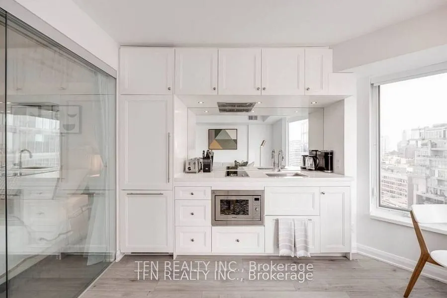 155 Yorkville Avenue, #2910