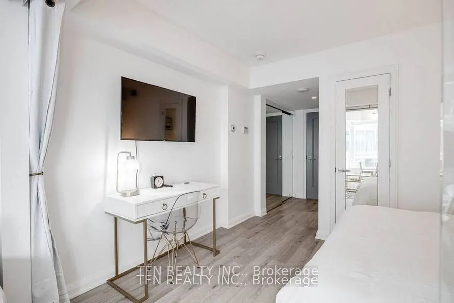 155 Yorkville Avenue, #2910