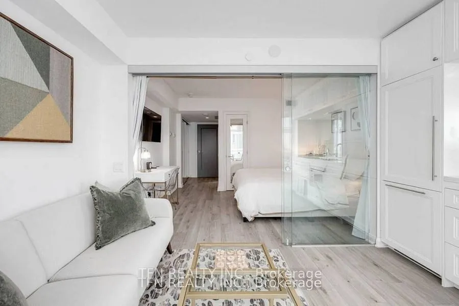 155 Yorkville Avenue, #2910