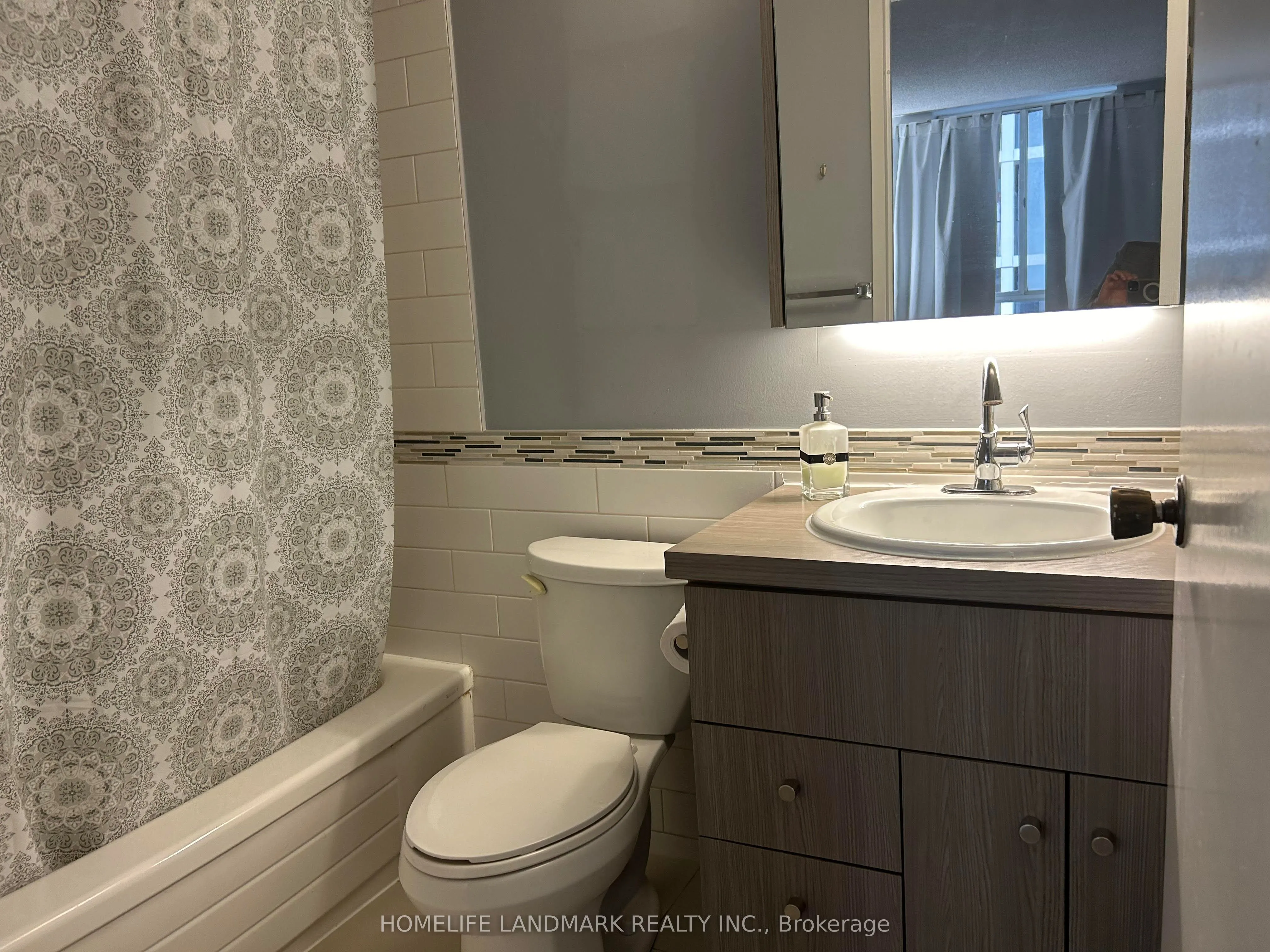 633 Bay Street, #1204