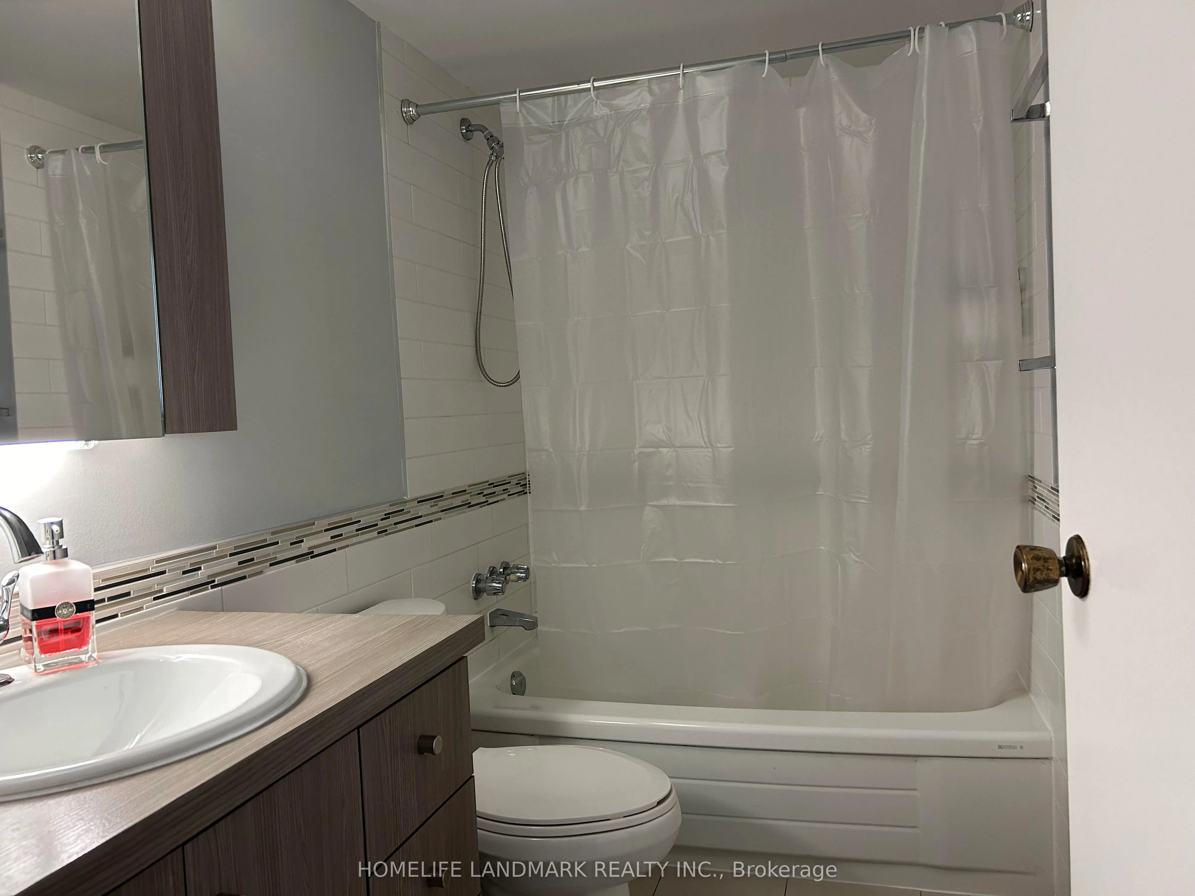 633 Bay Street, #1204