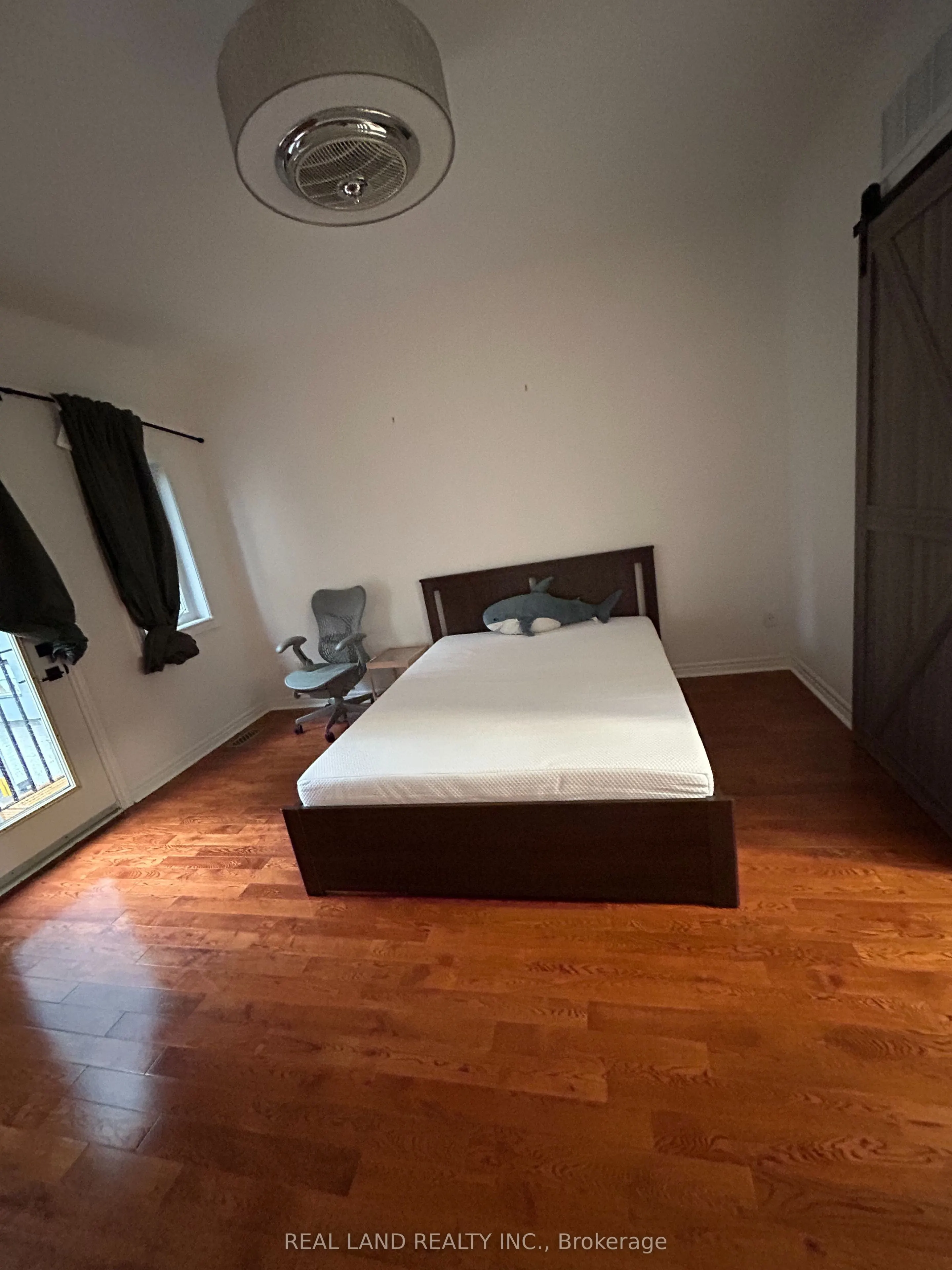5 Joseph Salsberg Lane E