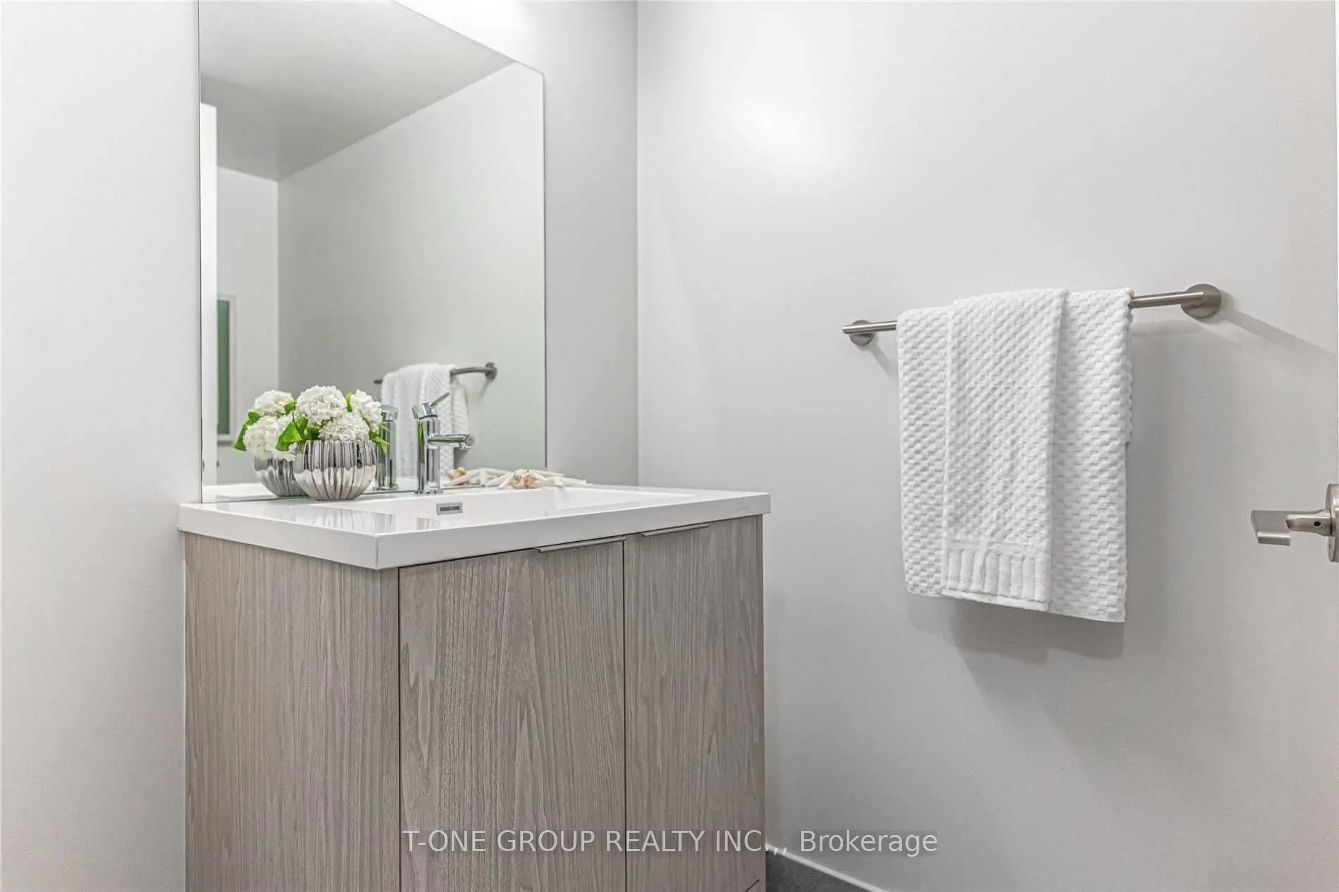 60 Shuter Street, #316