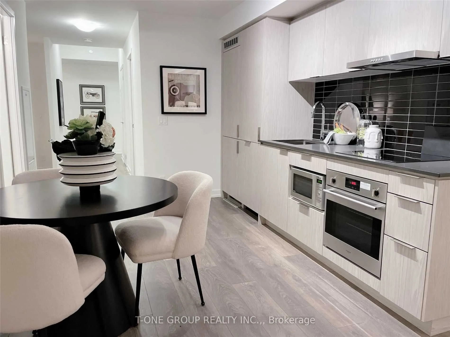 60 Shuter Street, #316