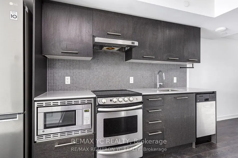 87 Peter Street, #719