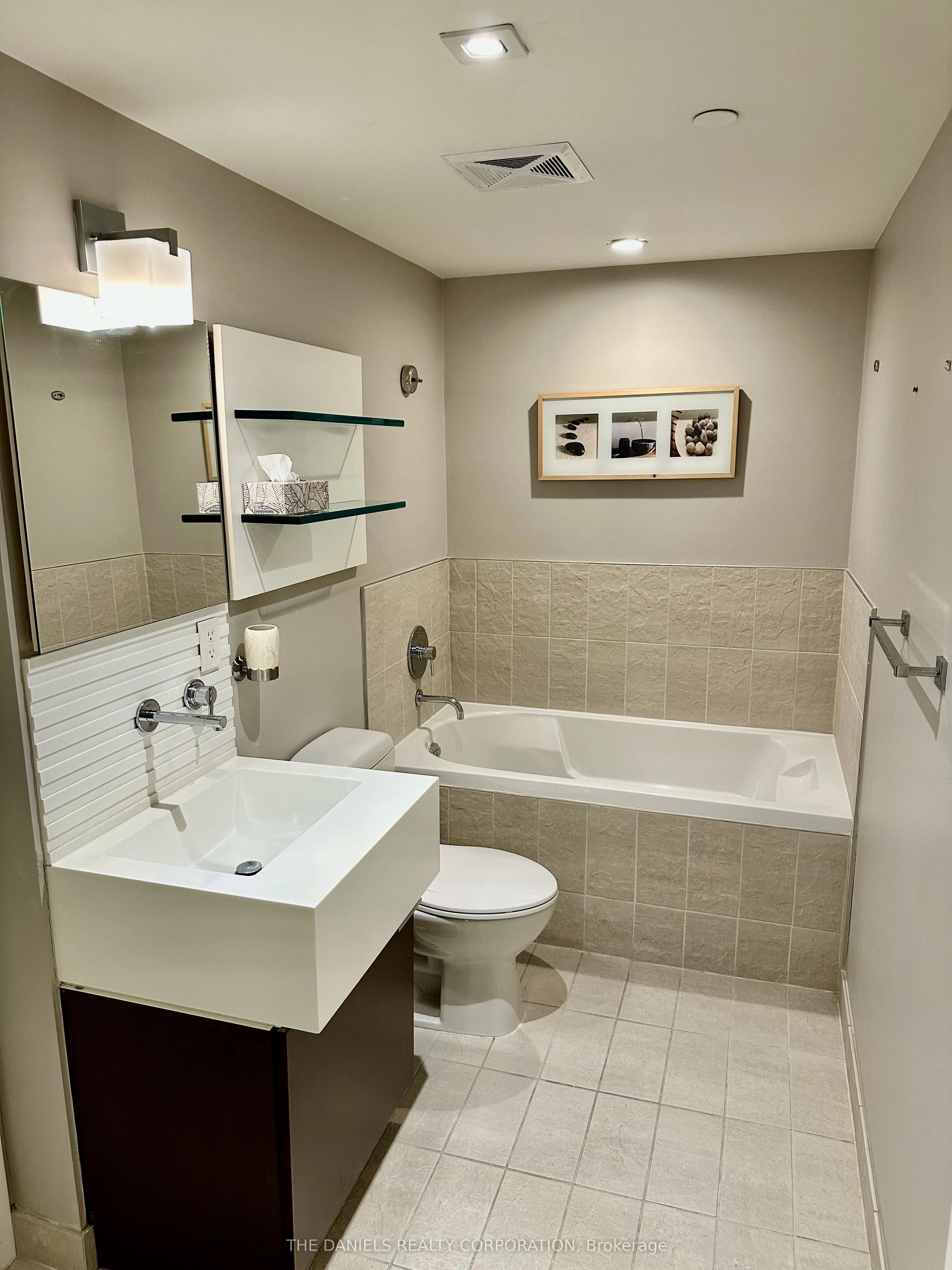 55 Stewart Street, #814