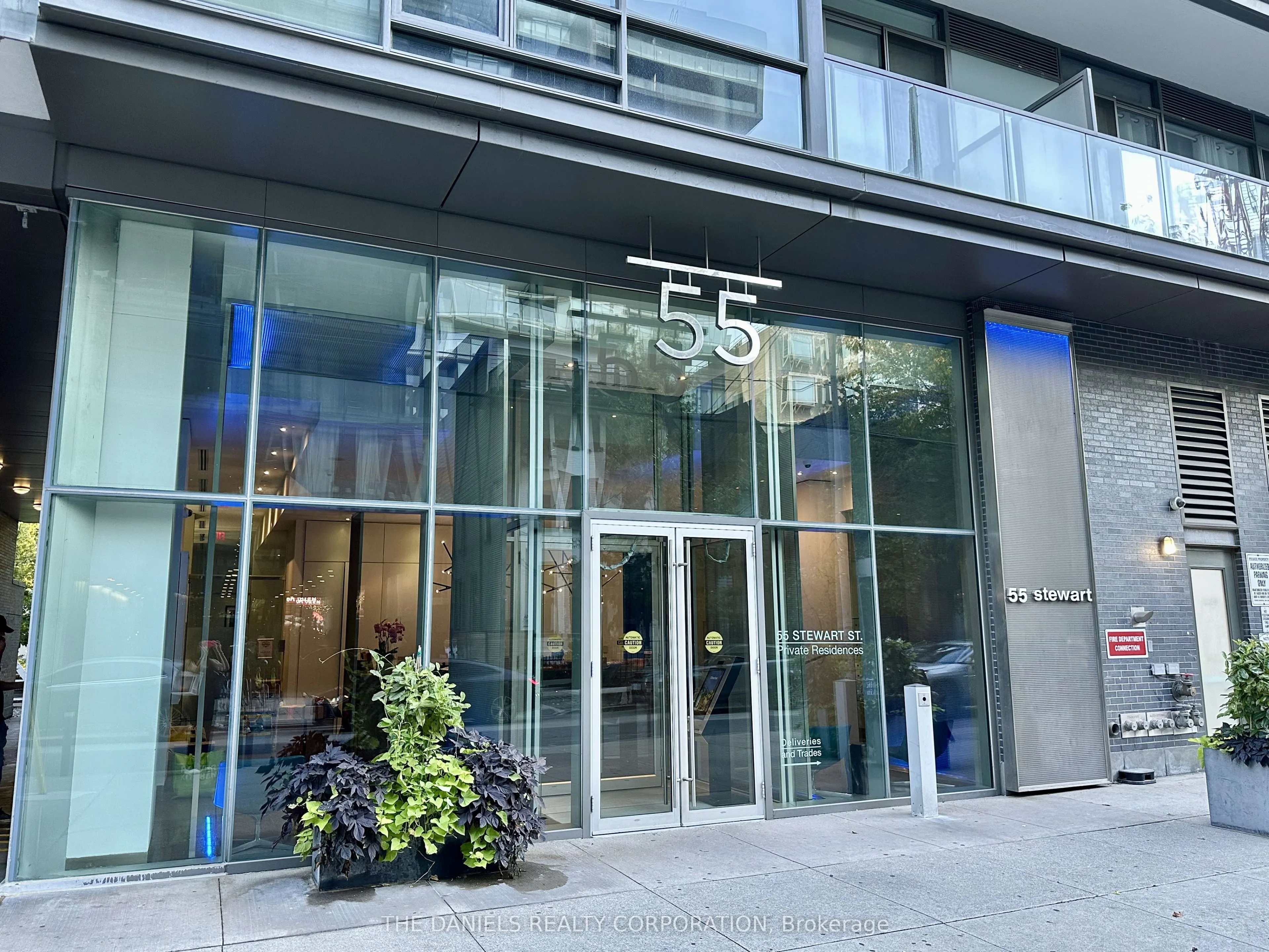 55 Stewart Street, #814