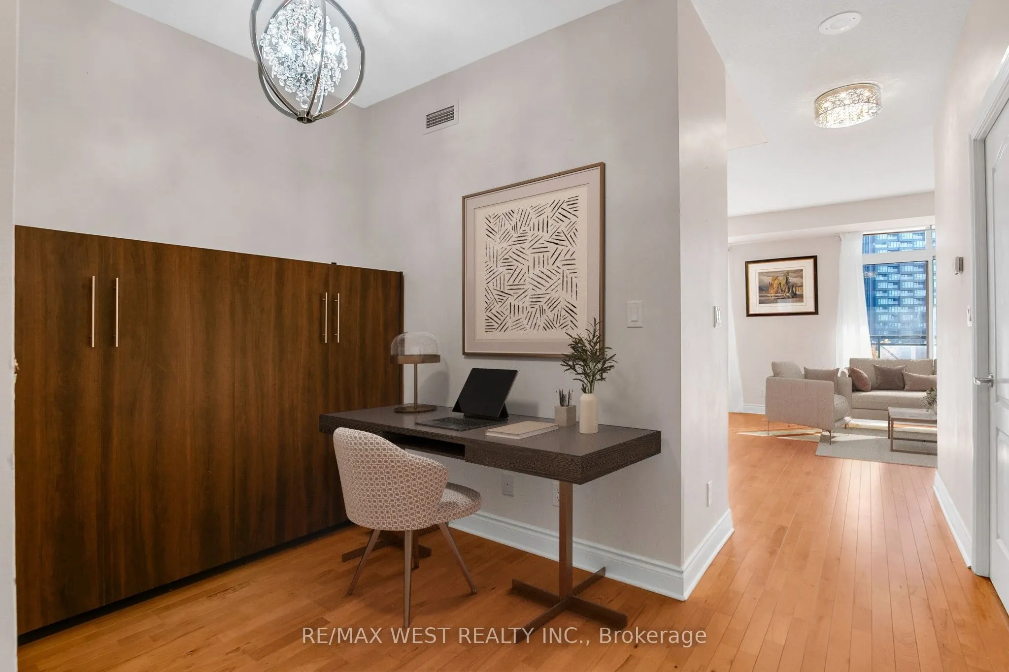 1105 Leslie Street, #701