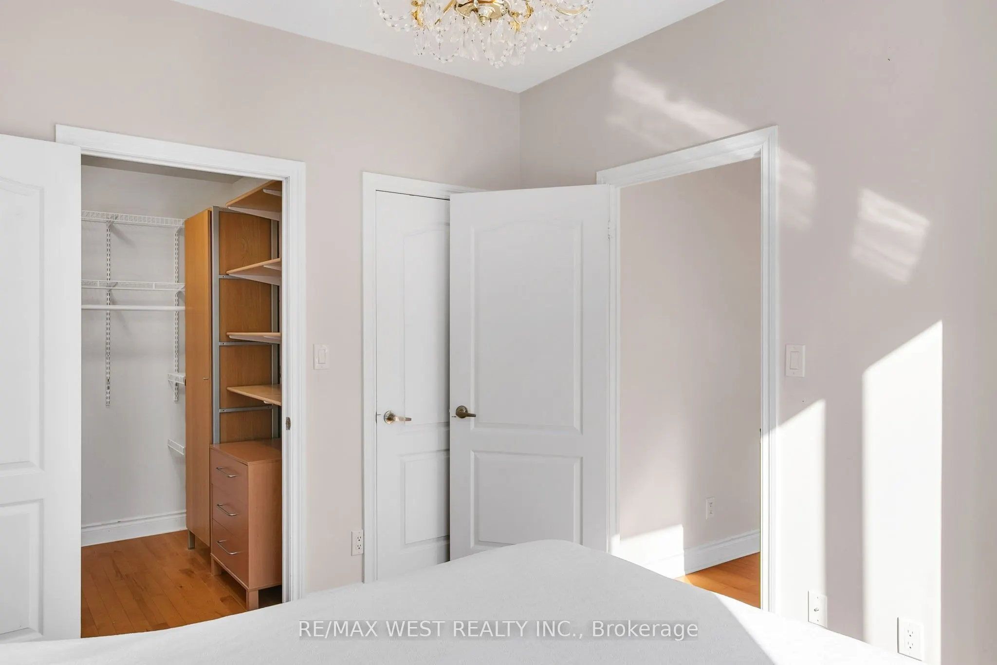 1105 Leslie Street, #701
