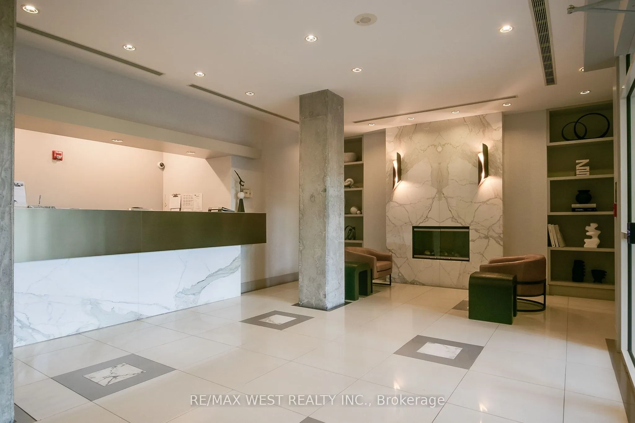 1105 Leslie Street, #701