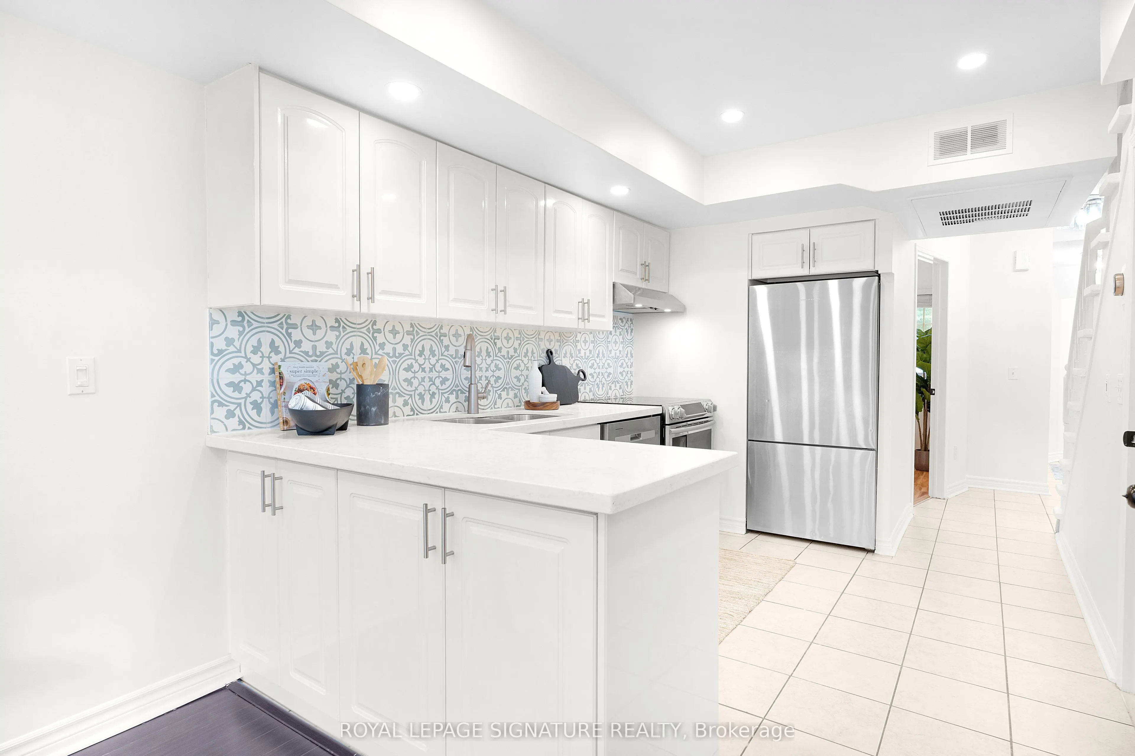 262 St Helens Avenue, #107