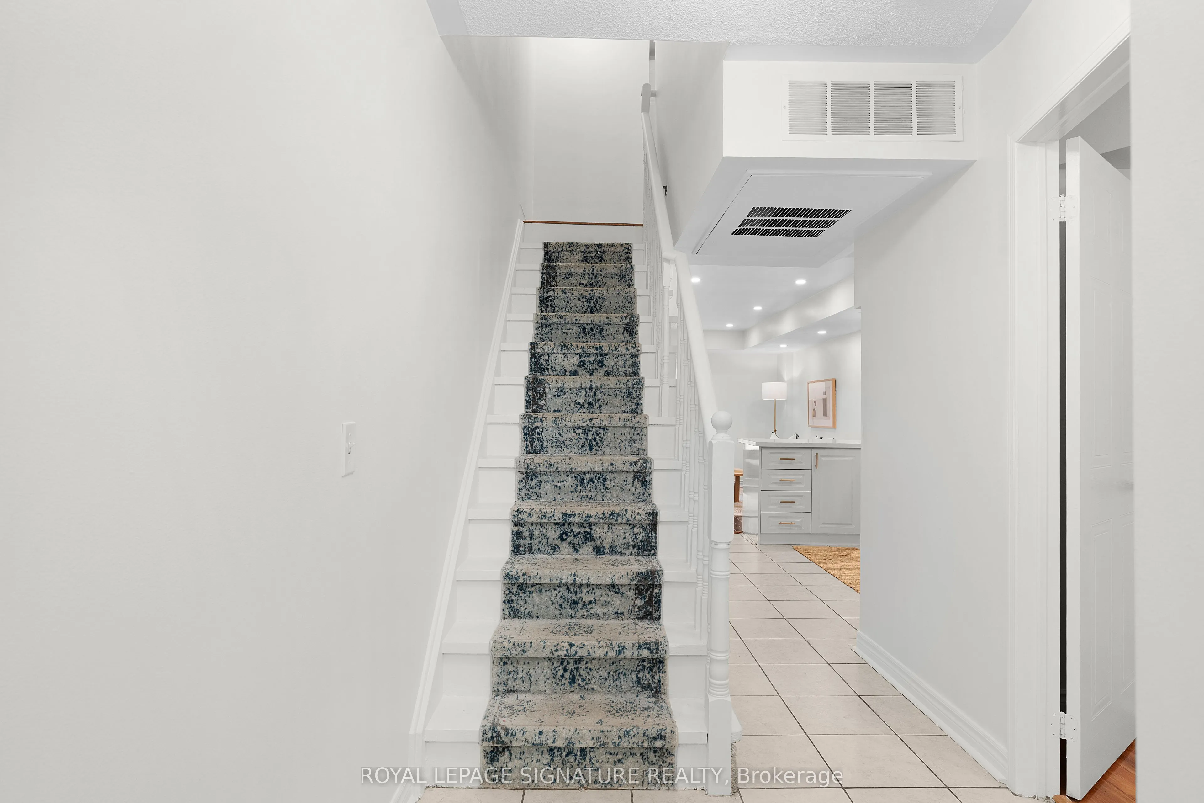 262 St Helens Avenue, #107