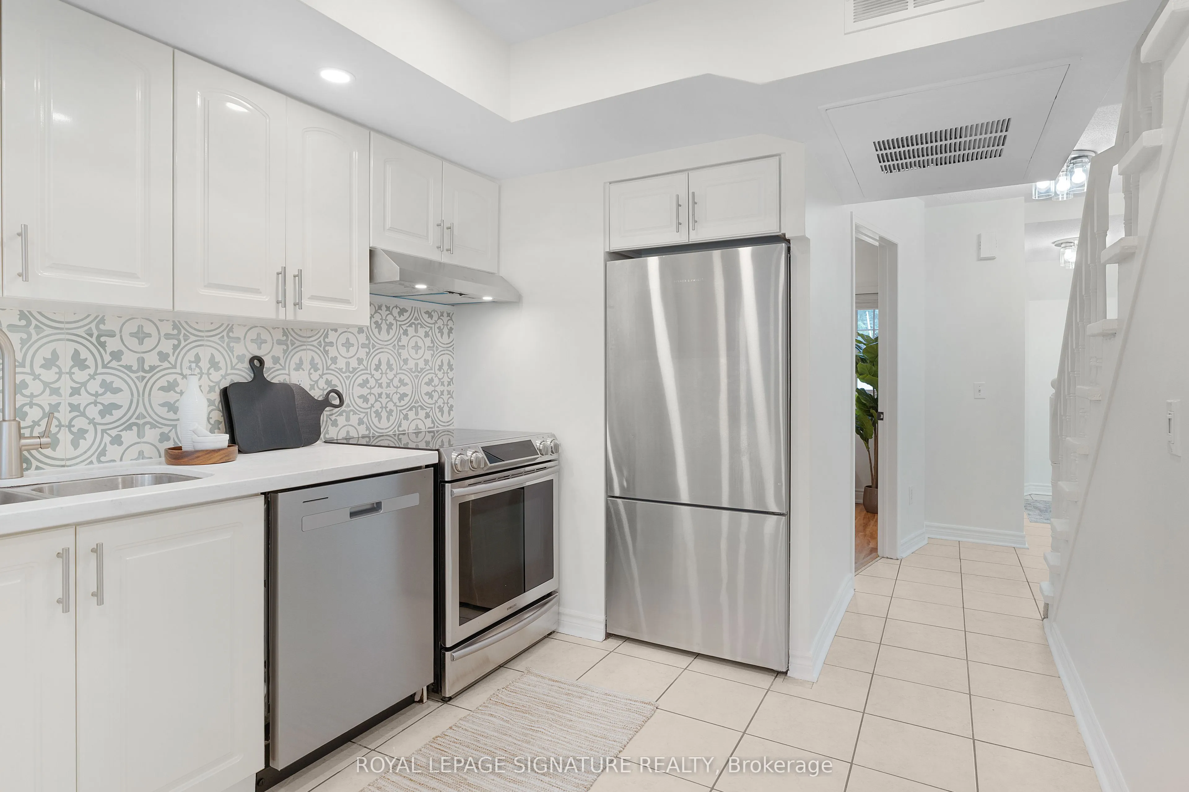 262 St Helens Avenue, #107