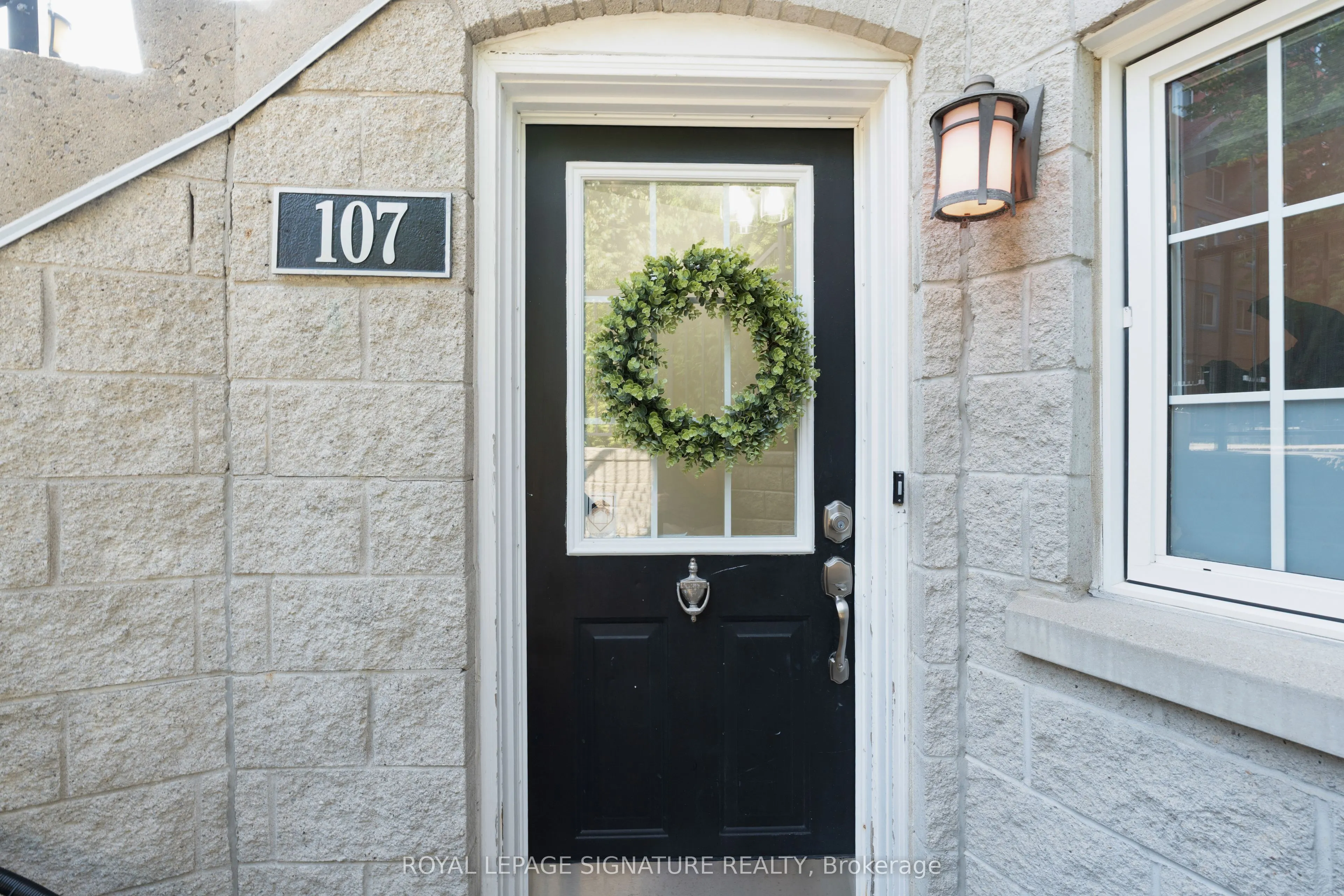 262 St Helens Avenue, #107