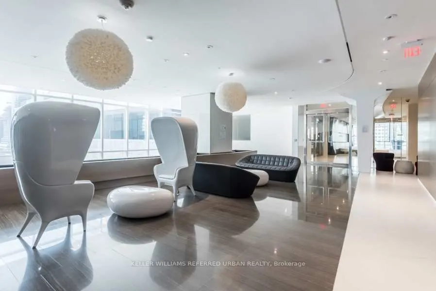 1 Bloor Street E, #7001