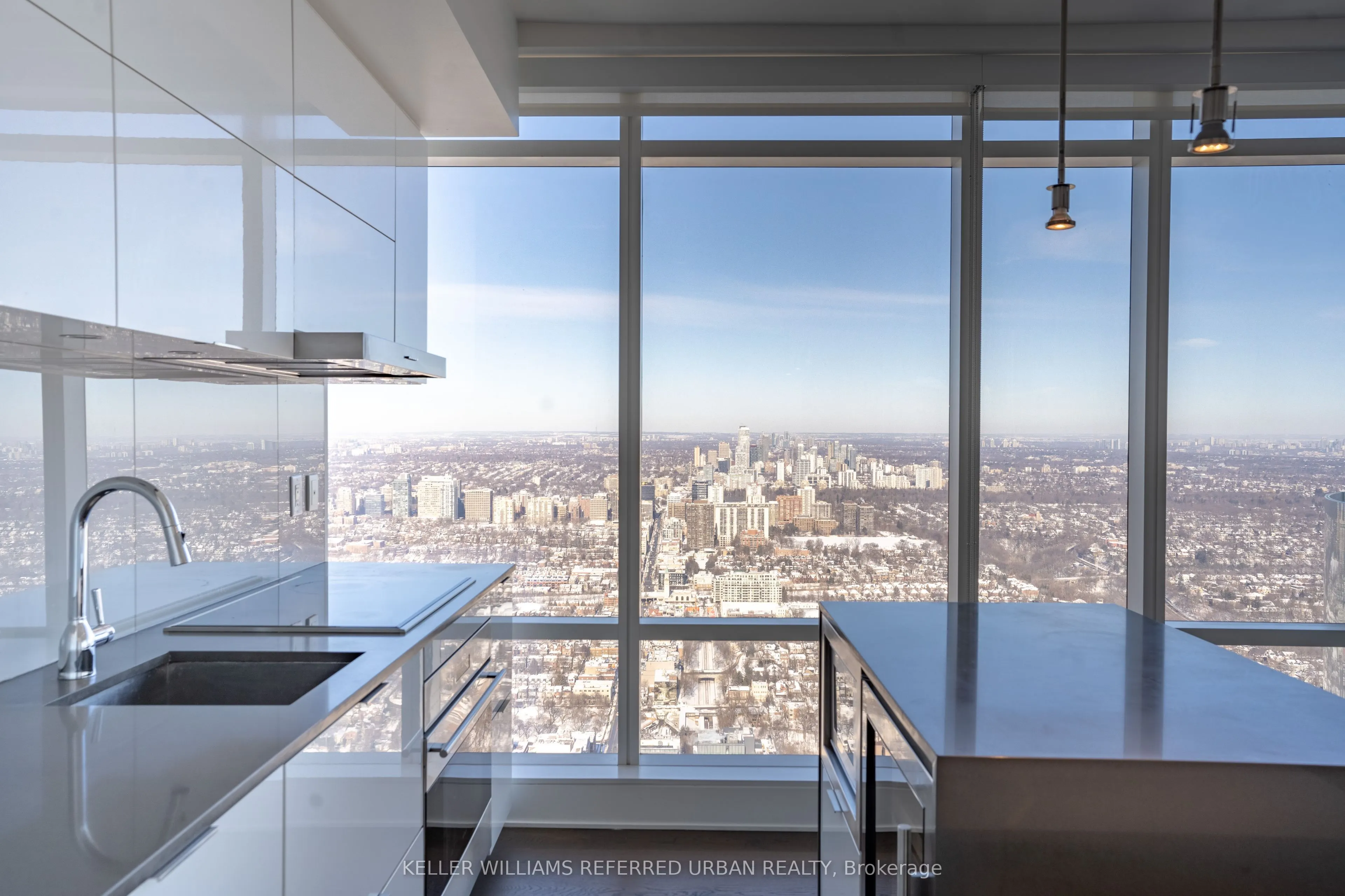 1 Bloor Street E, #7001